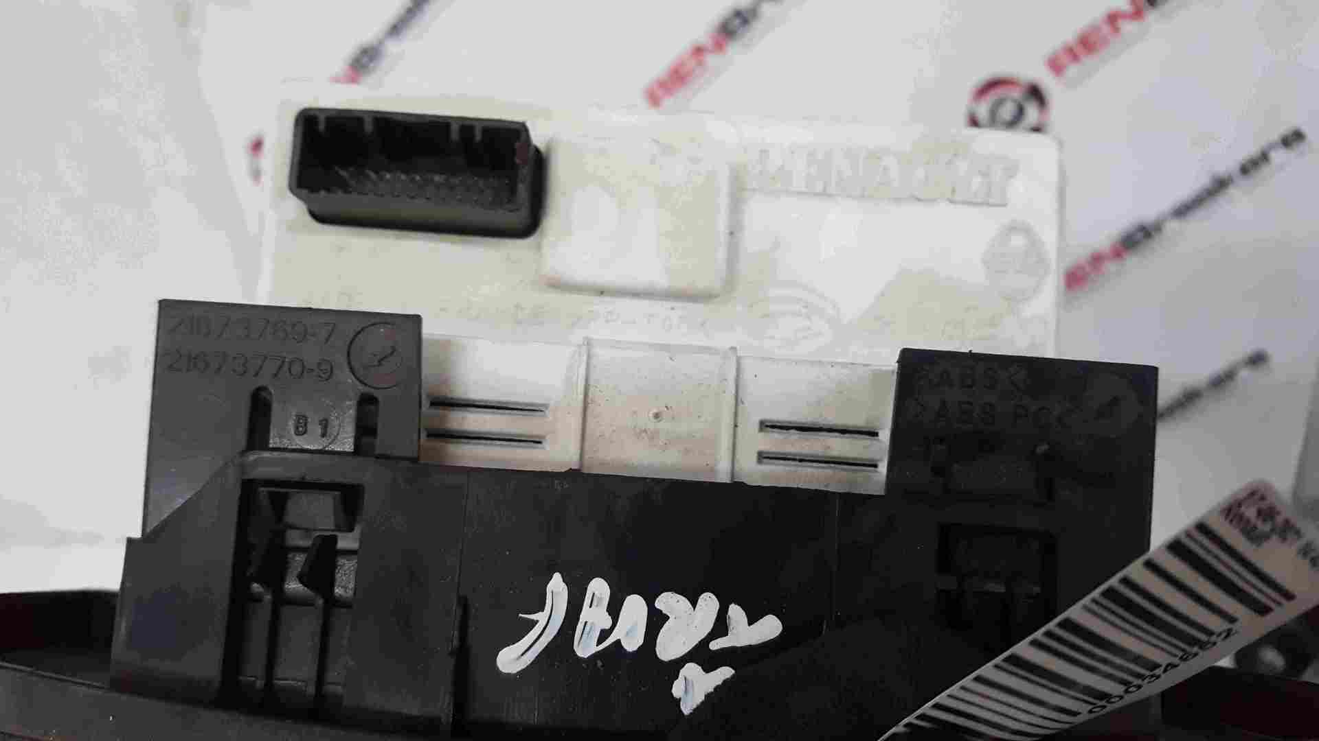 Thumb 2 Renault Trafic 2001-2006 Display Clock Centre 8200380298