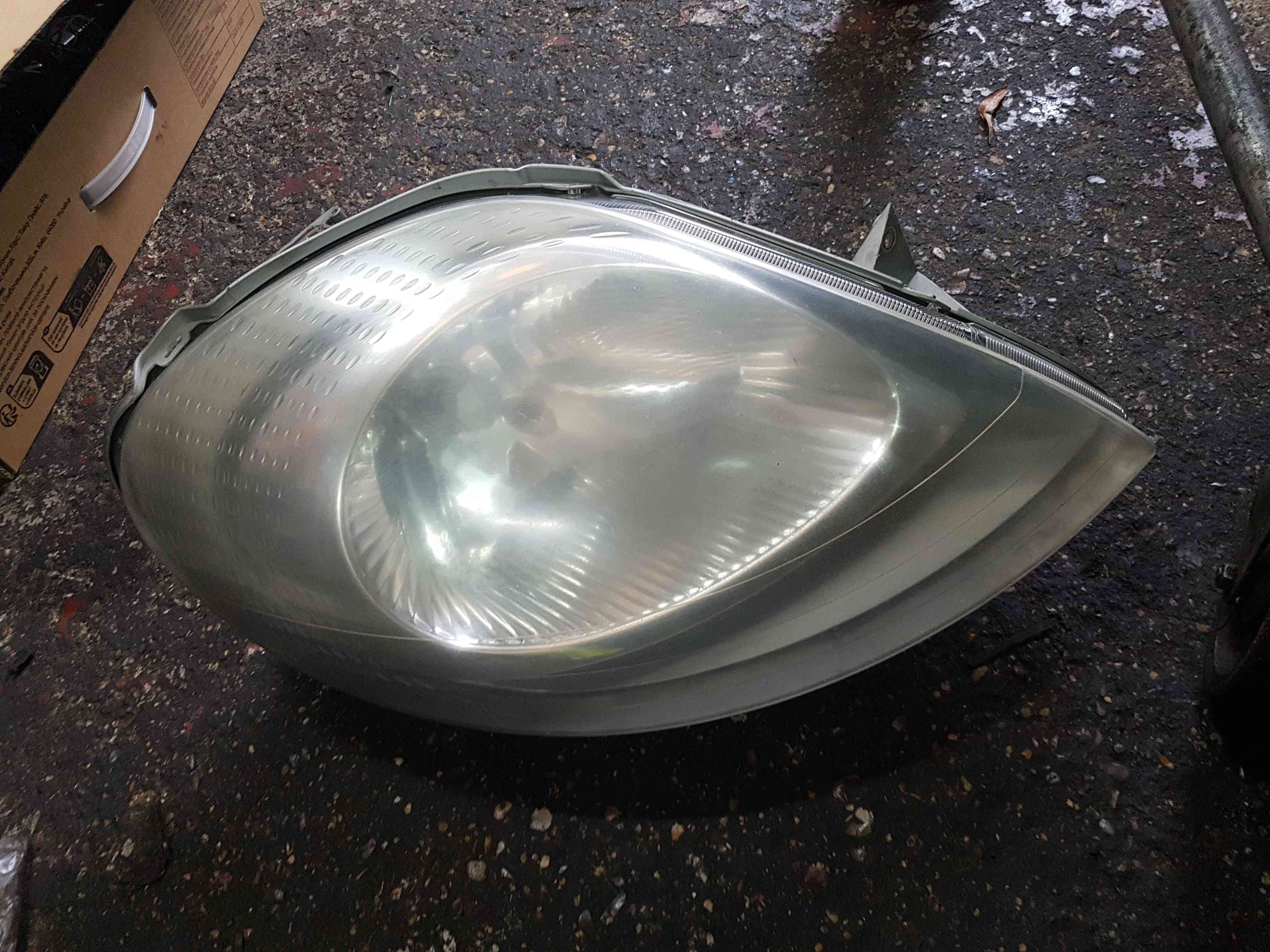 Thumb 5 Renault Trafic 2001-2006 Drivers OSF Front Headlight 7700311374