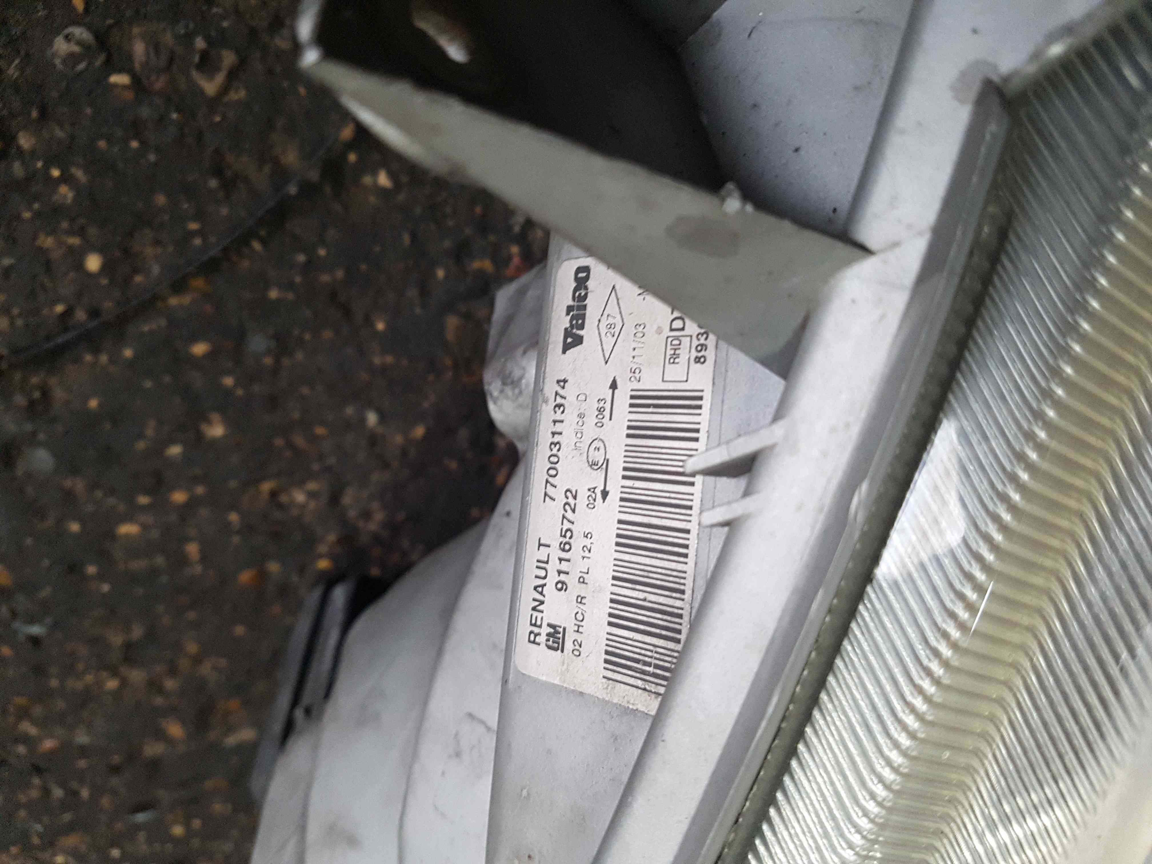 Thumb 6 Renault Trafic 2001-2006 Drivers OSF Front Headlight 7700311374