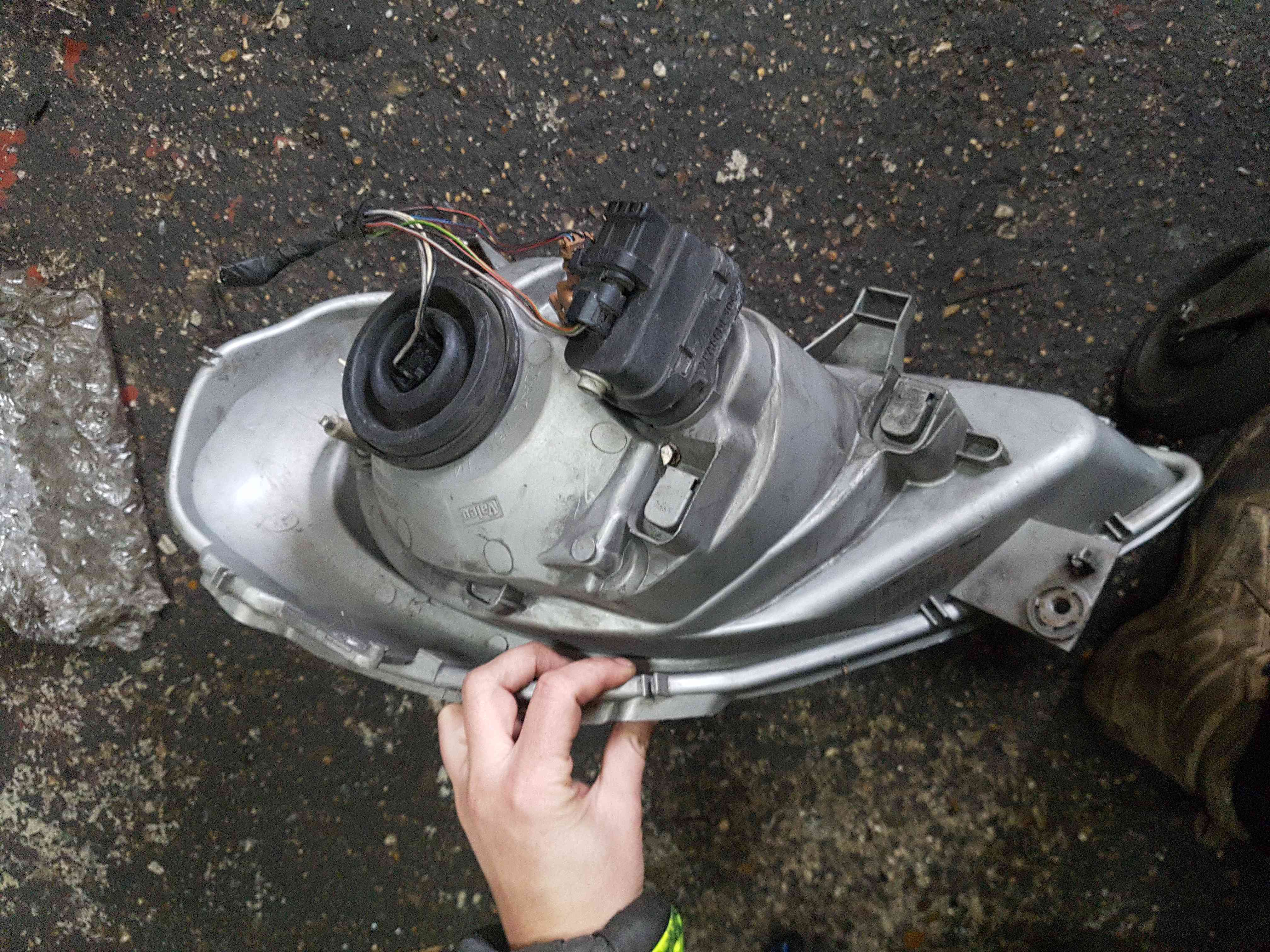 Thumb 7 Renault Trafic 2001-2006 Drivers OSF Front Headlight 7700311374