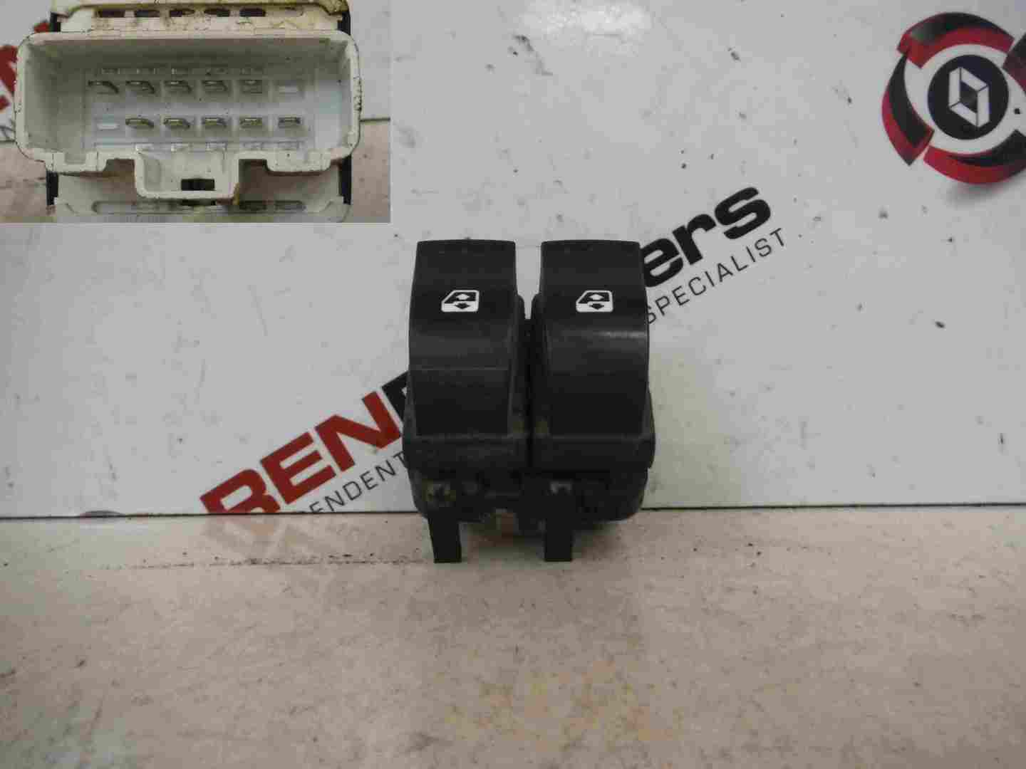 Renault Trafic 2001-2006 Drivers OSF Front Window Switch White 057320