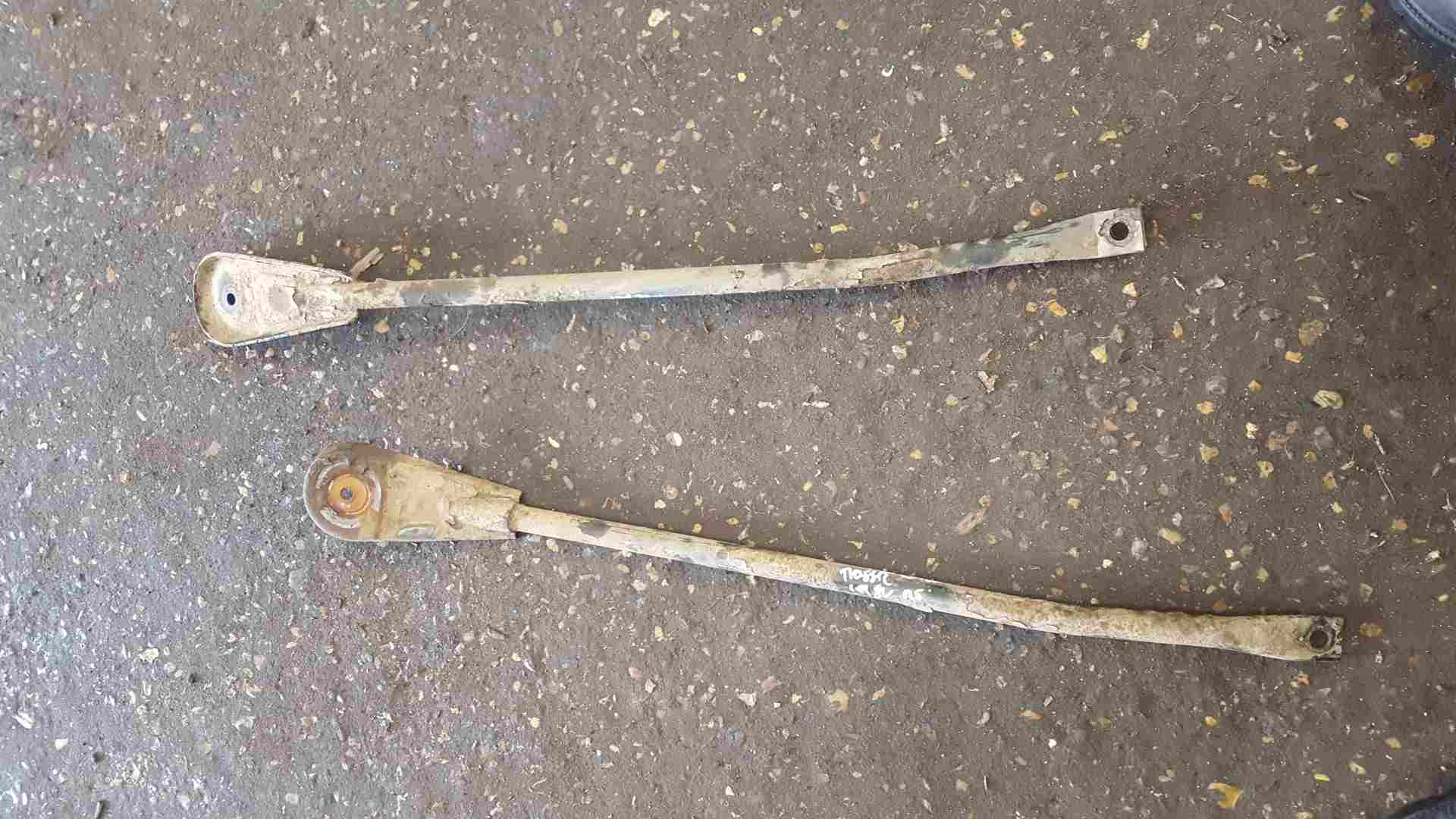 Thumb 2 Renault Trafic 2001-2006 Fuel Tank Strap Bars X2