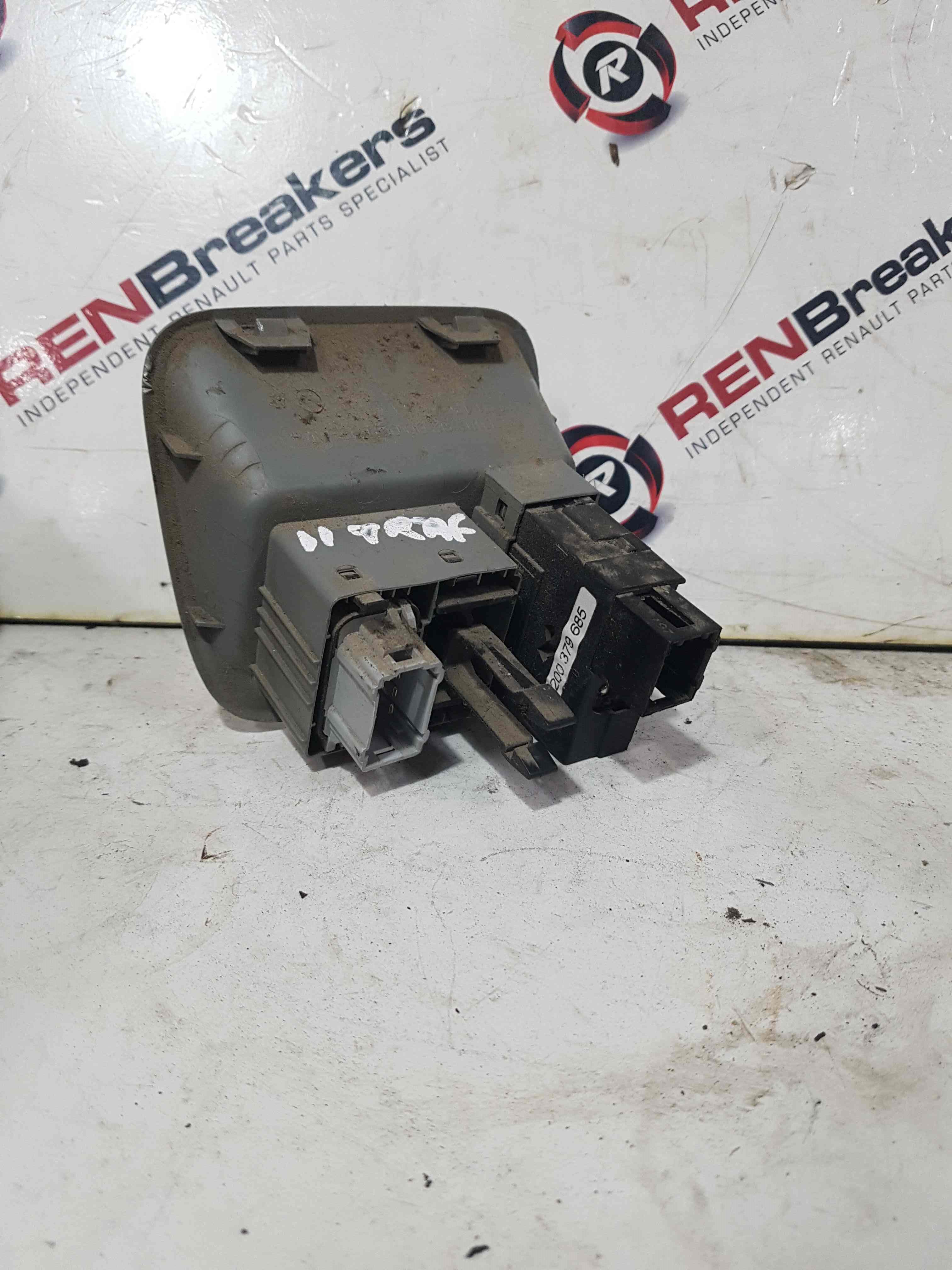 Thumb 3 Renault Trafic 2001-2006 Headlight Height Adjuster Switch Sensor