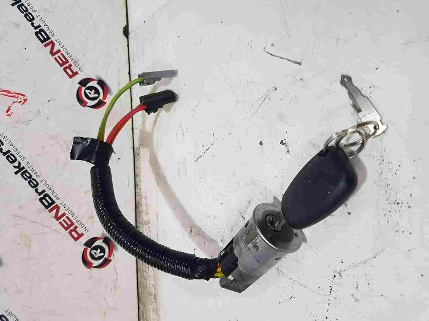 Renault Trafic 2001-2006 Ignition Barrel + 2 KEYs 8200232418