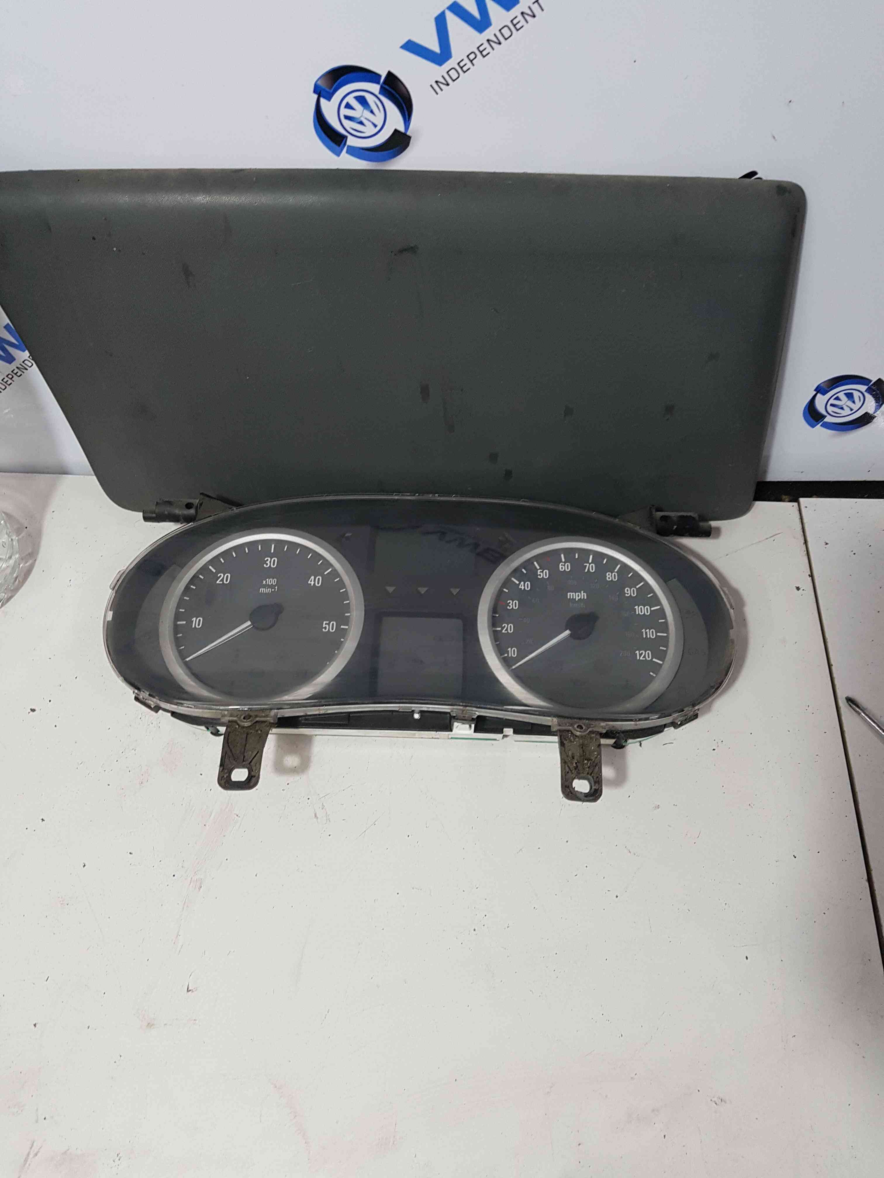 Thumb 4 Renault Trafic 2001-2006 Instrument Panel Dials Cluster Panel 8200961820