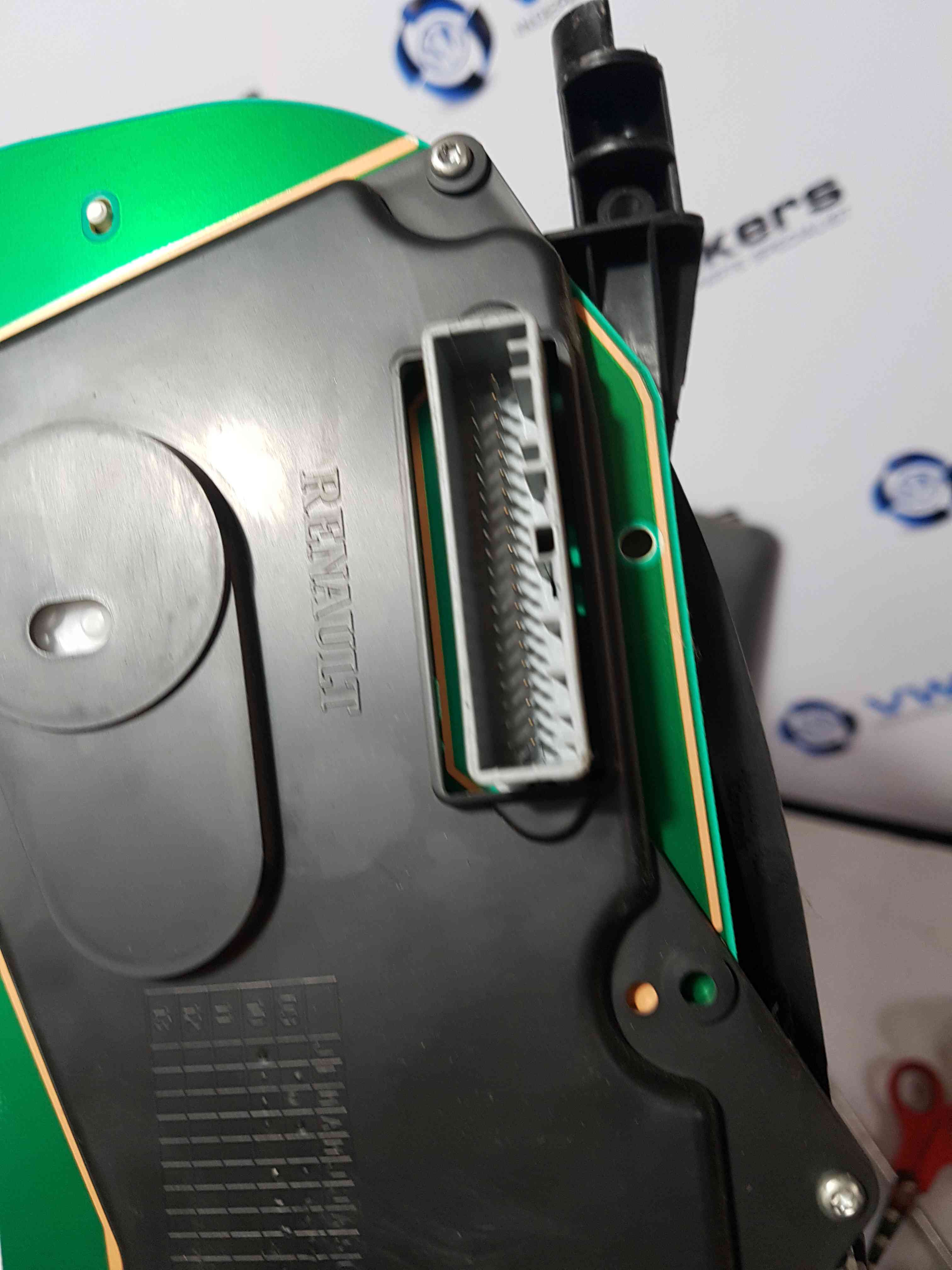 Thumb 5 Renault Trafic 2001-2006 Instrument Panel Dials Cluster Panel 8200961820