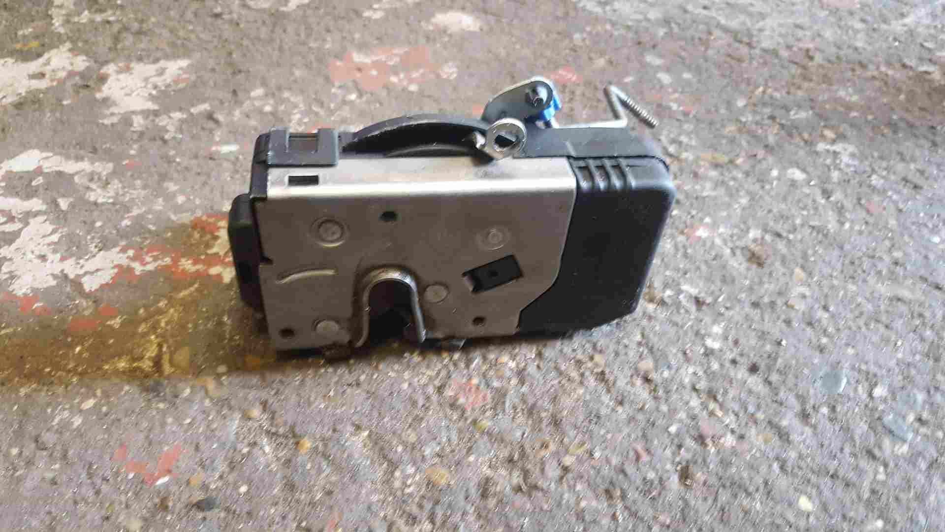 Renault Trafic 20012006 Passenger NSR Rear Door Lock Mechanism
