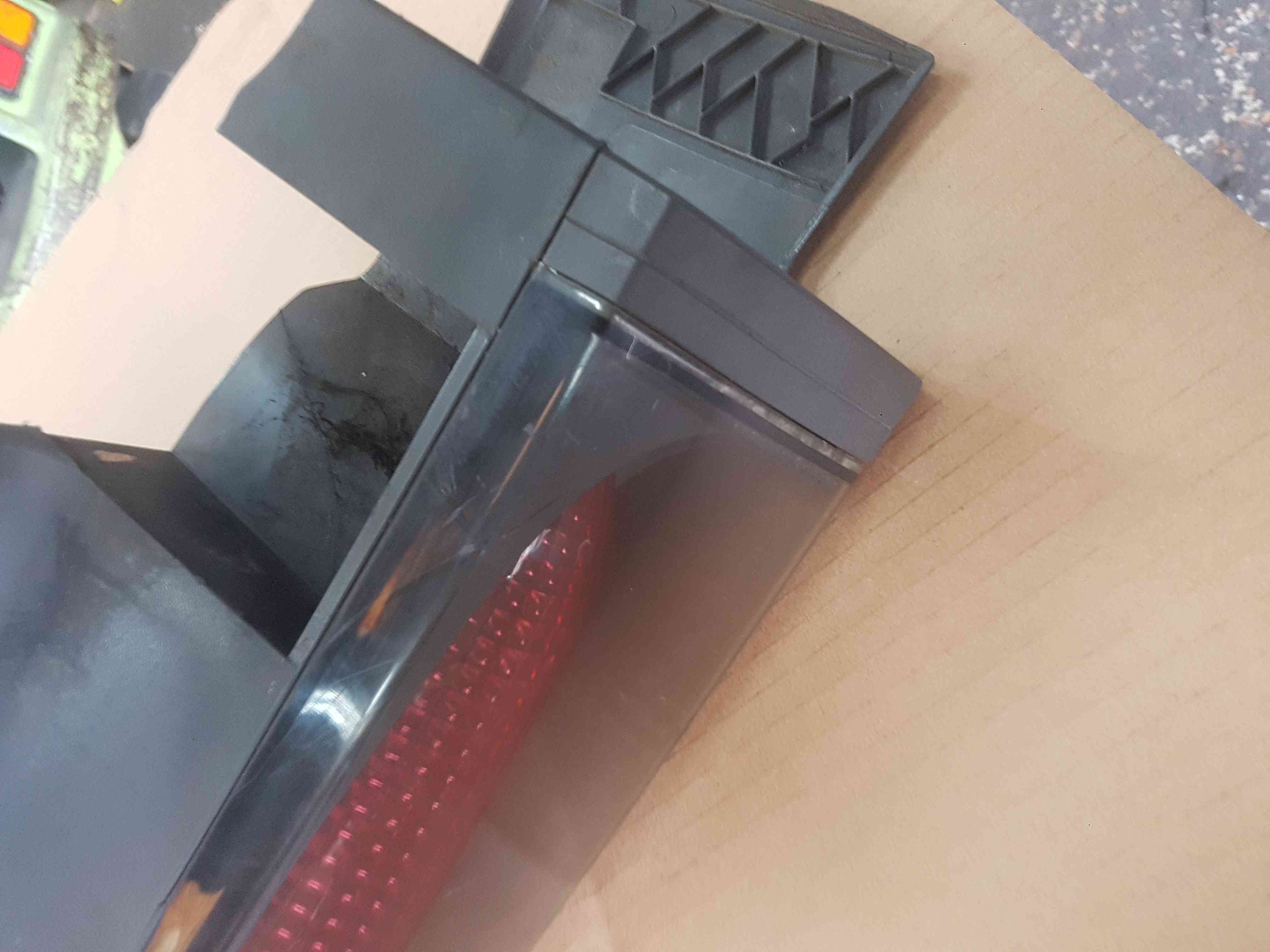 Thumb 4 Renault Trafic 2001-2006 Passenger NSR Rear Light + Surround