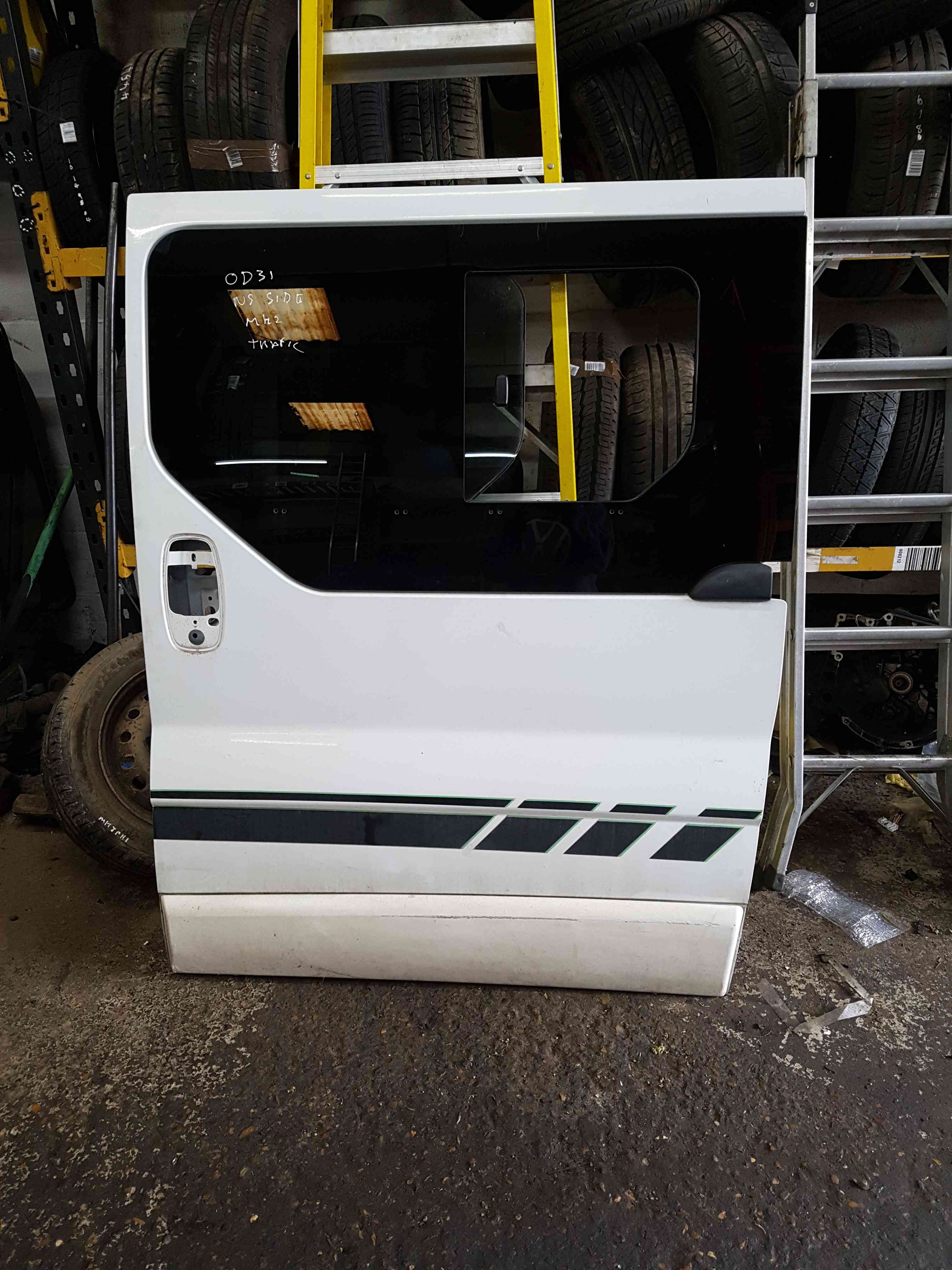 Thumb 2 Renault Trafic 2001-2006 Passenger Ns Sliding Door White Od31 With Window