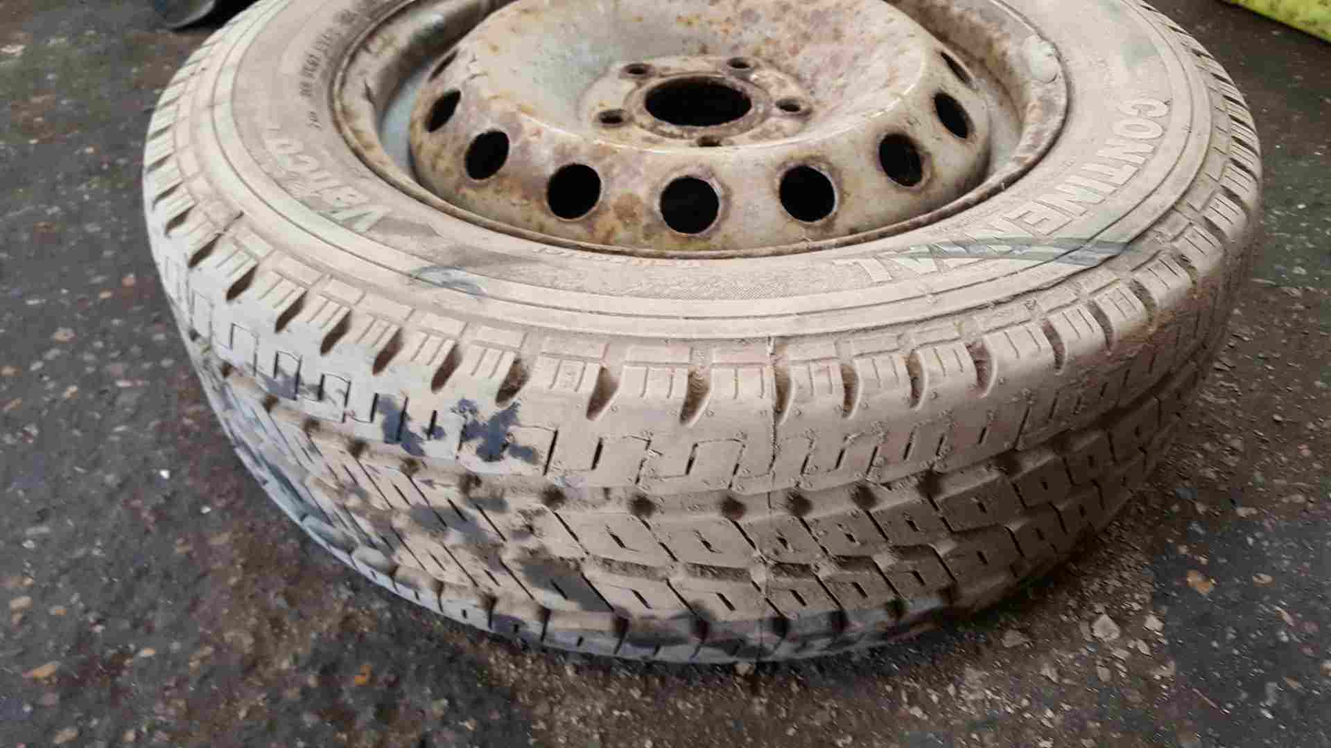 Thumb 2 Renault Trafic 2001-2006 Steel Wheel RIM + Tyre 205 65 16 8Mm 3/5 Continental