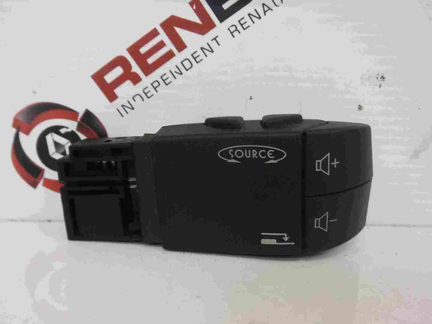 Renault Trafic 20012006 Steering Wheel Radio Controls Stalk 8200009040