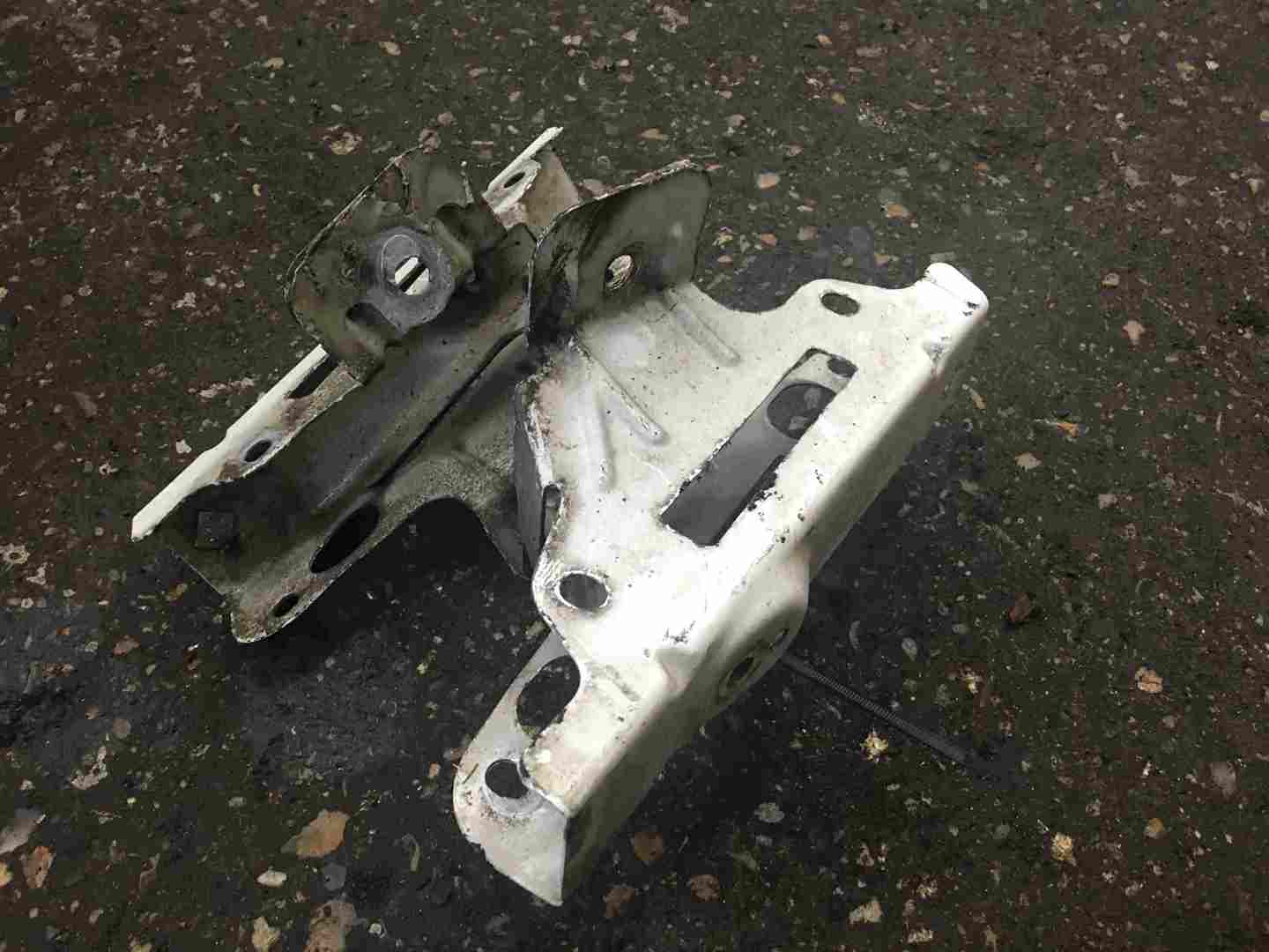 Renault Trafic 2001-2006 Wing Support Brackets Bracket Pair Silver