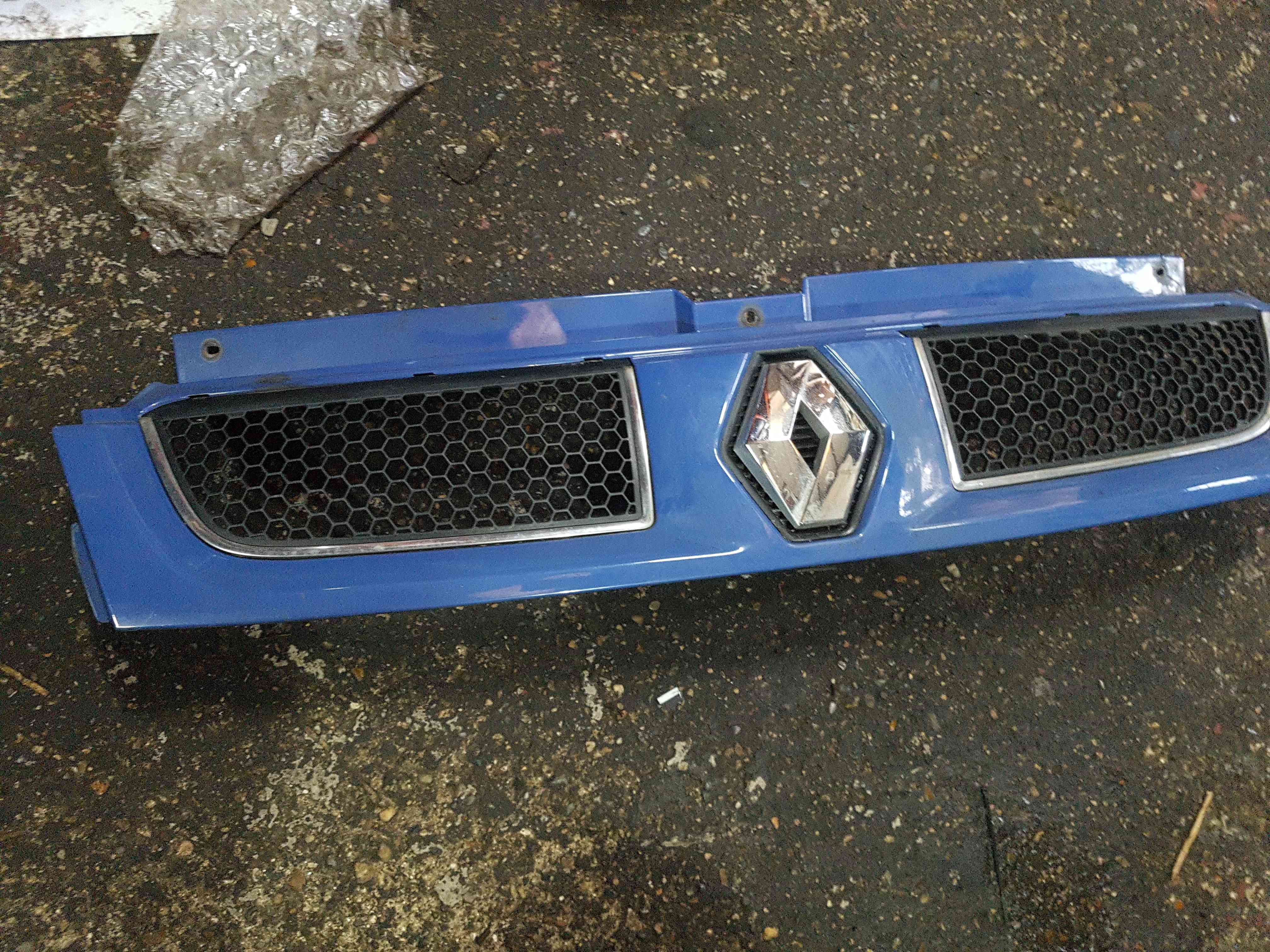 Thumb 8 Renault Trafic 2001-2006 TOP Grill  Blue Ov489 7700313438