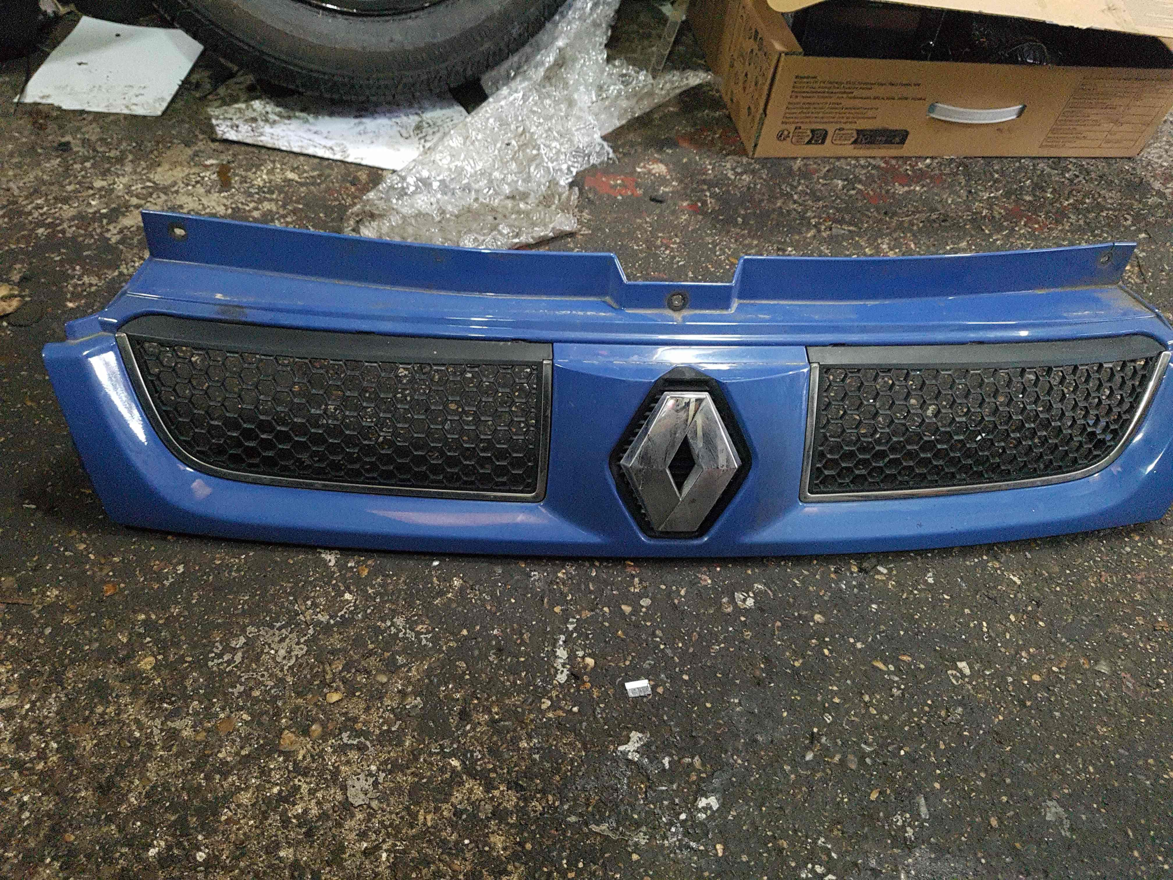 Renault Trafic 2001-2006 TOP Grill  Blue Ov489 7700313438
