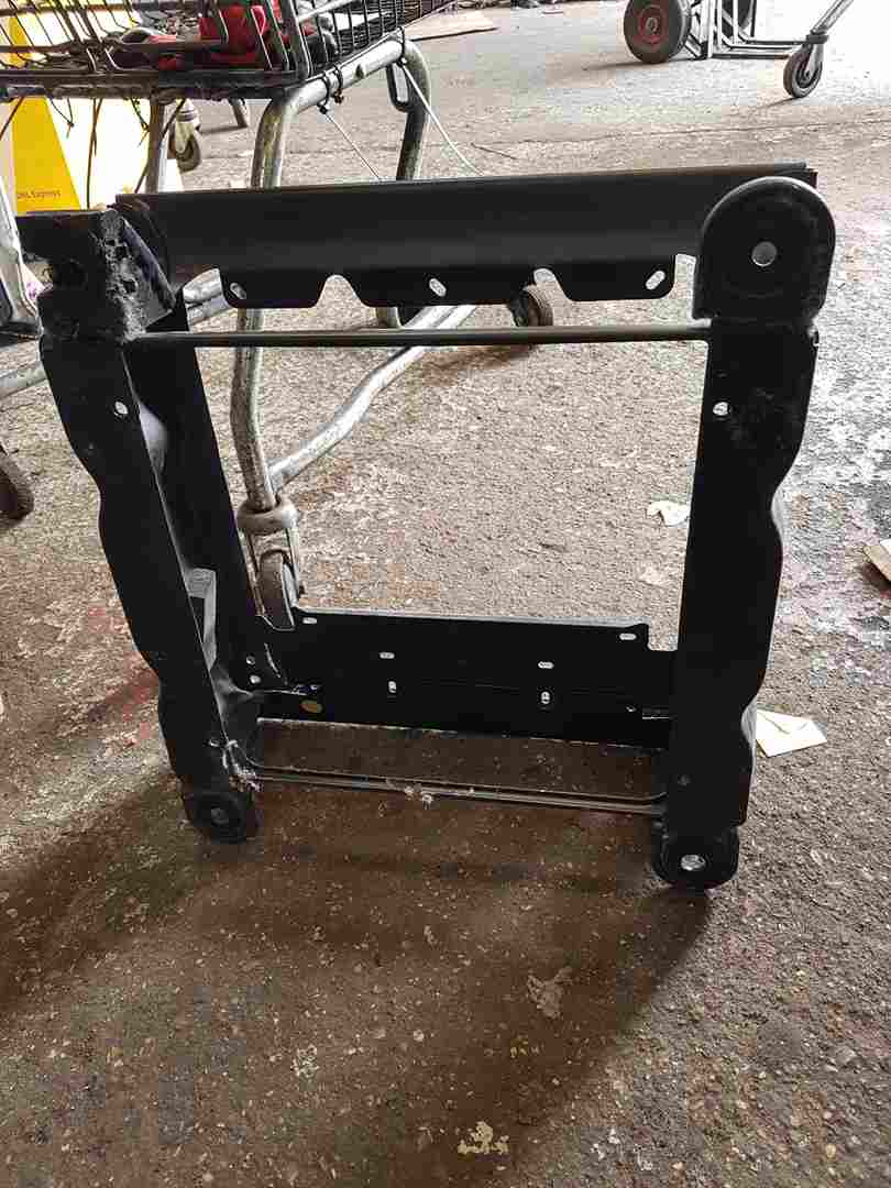 Thumb 3 Renault Trafic 2001-2014 Drivers OSF Front Seat Base