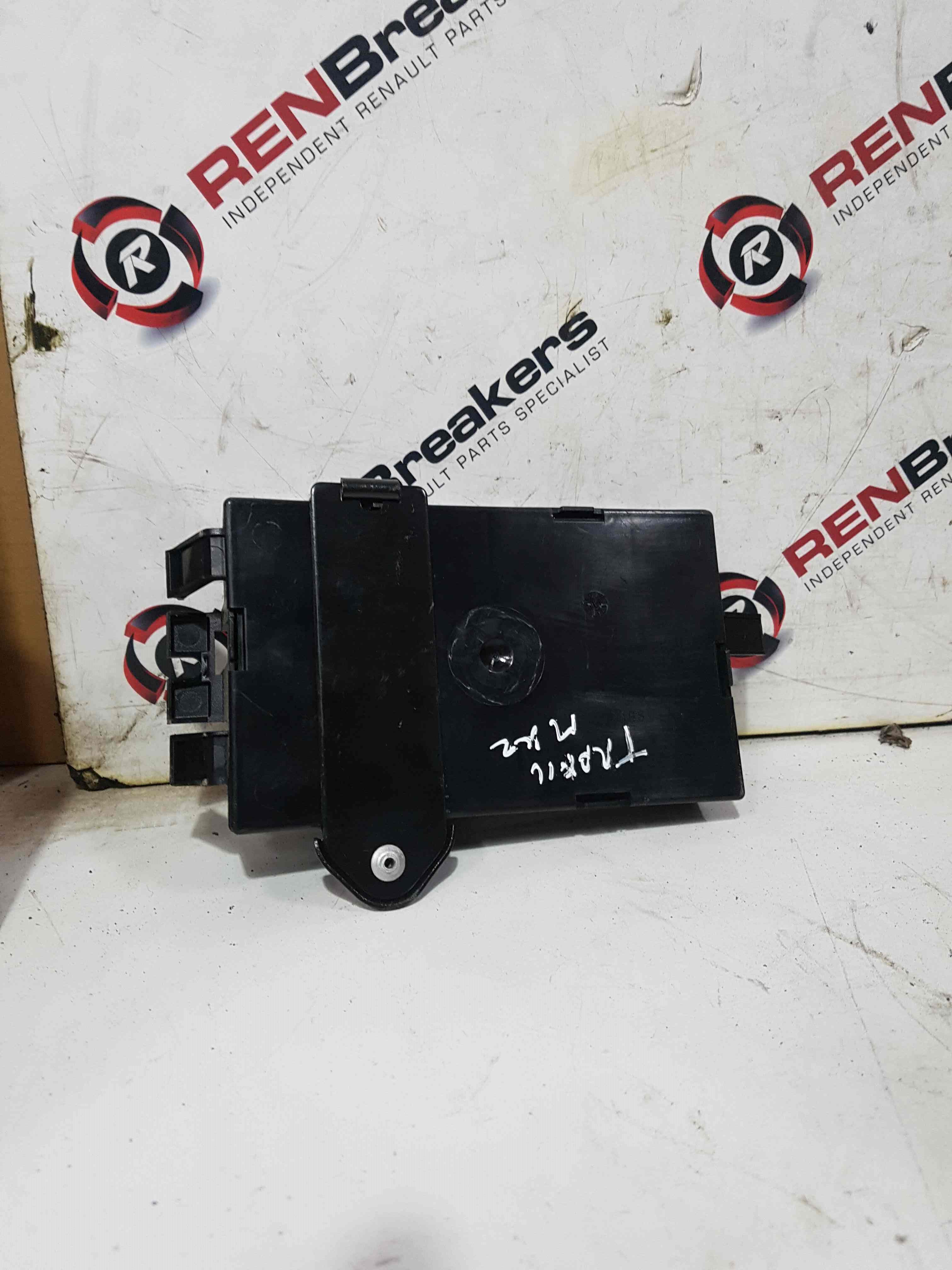 Thumb 5 Renault Trafic 2006-2014 2.0 DCI Body Control Module BCM P8200943317