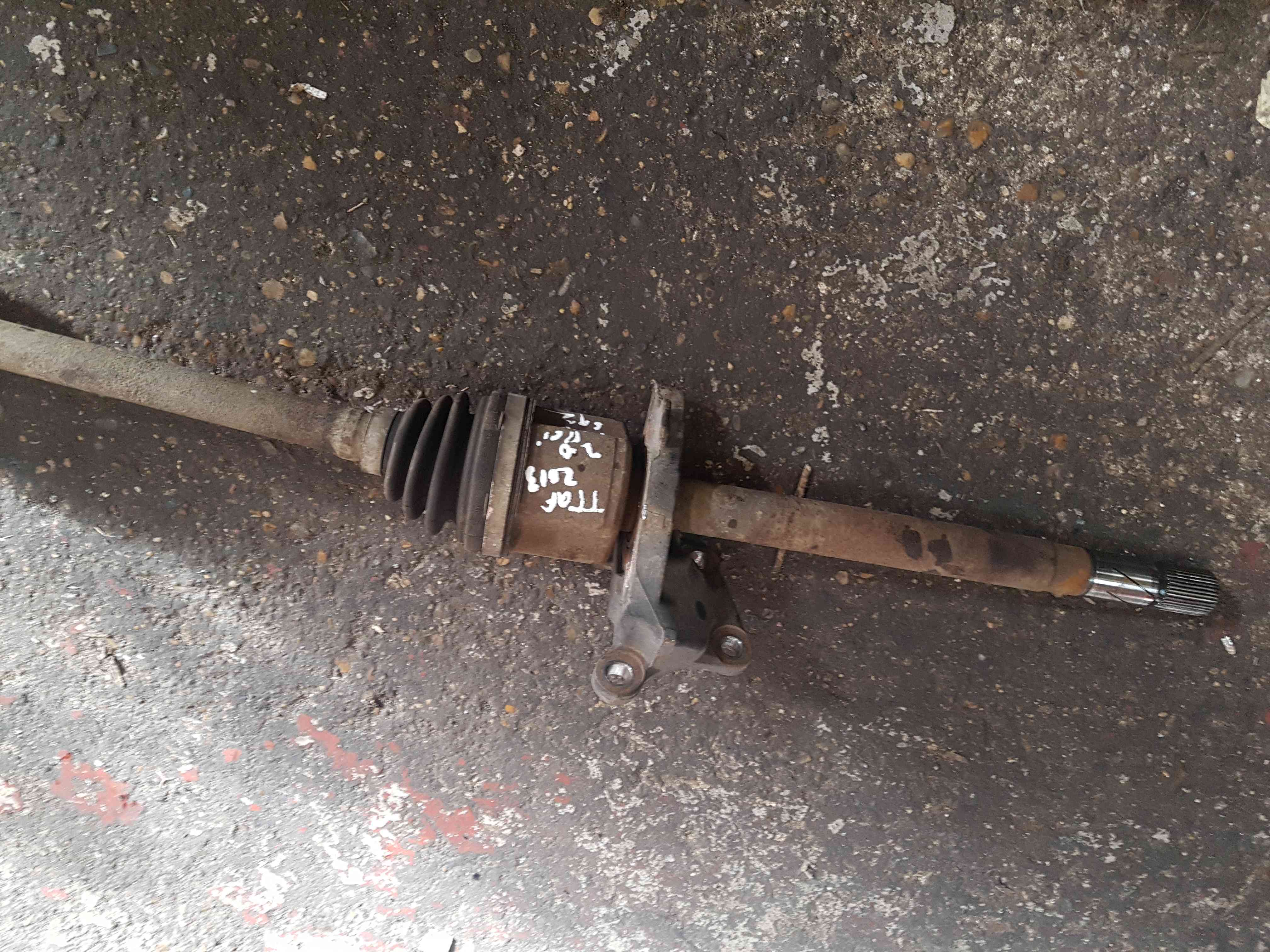 Thumb 4 Renault Trafic 2006-2014 2.0 DCI Drivers OSF Front Driveshaft M9R 692