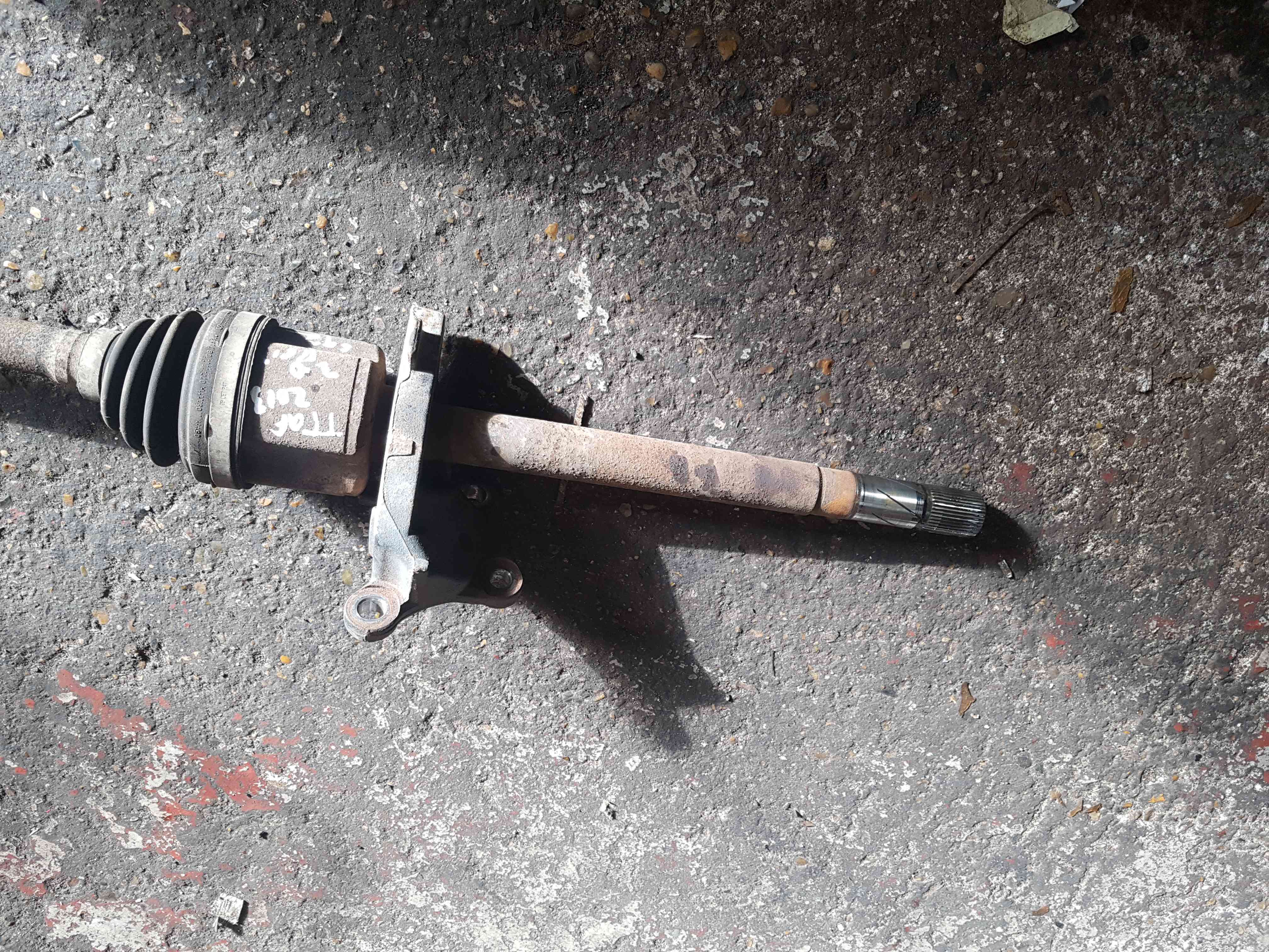 Thumb 5 Renault Trafic 2006-2014 2.0 DCI Drivers OSF Front Driveshaft M9R 692