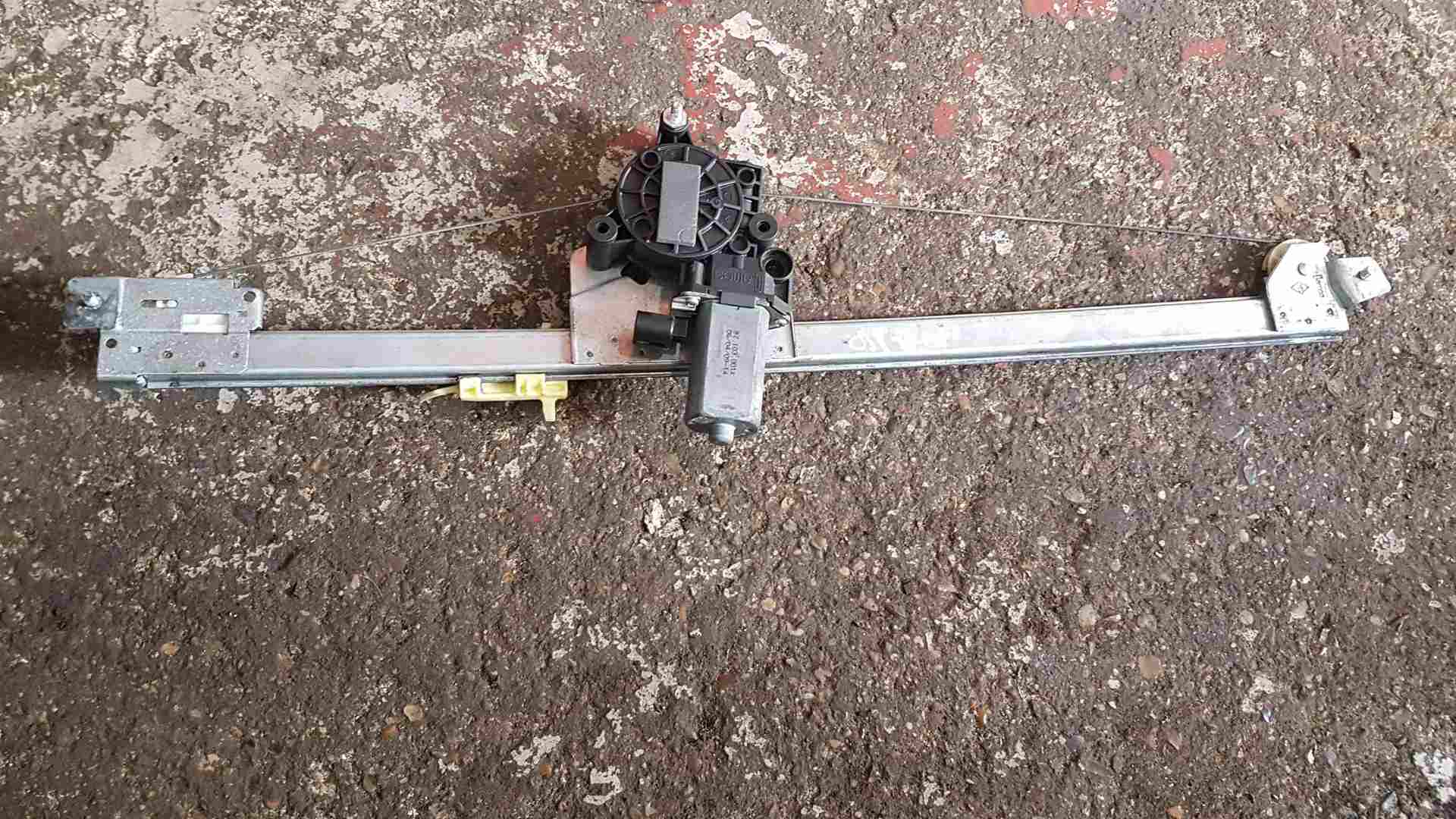 Thumb 2 Renault Trafic 2006-2014 Drivers OSF Front Window Motor + Regulator 2 PIN