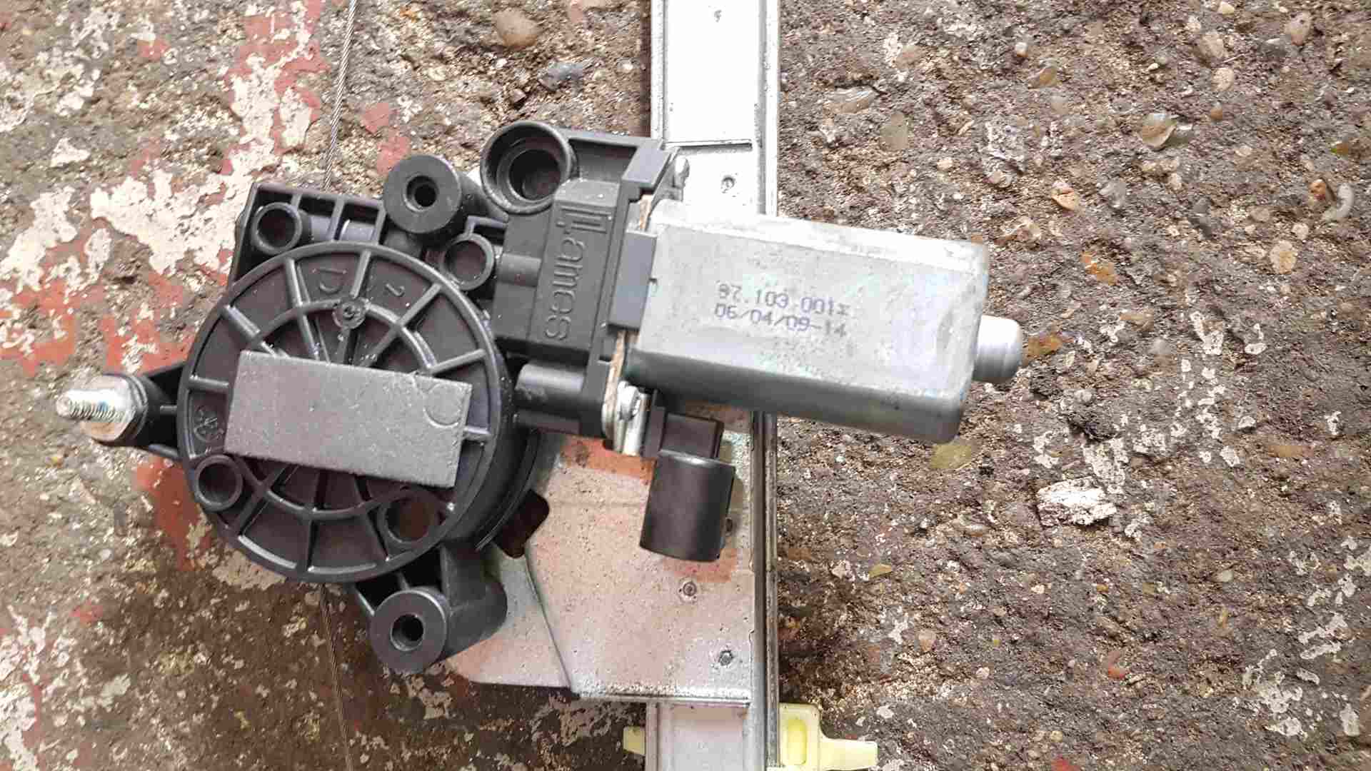 Thumb 3 Renault Trafic 2006-2014 Drivers OSF Front Window Motor + Regulator 2 PIN