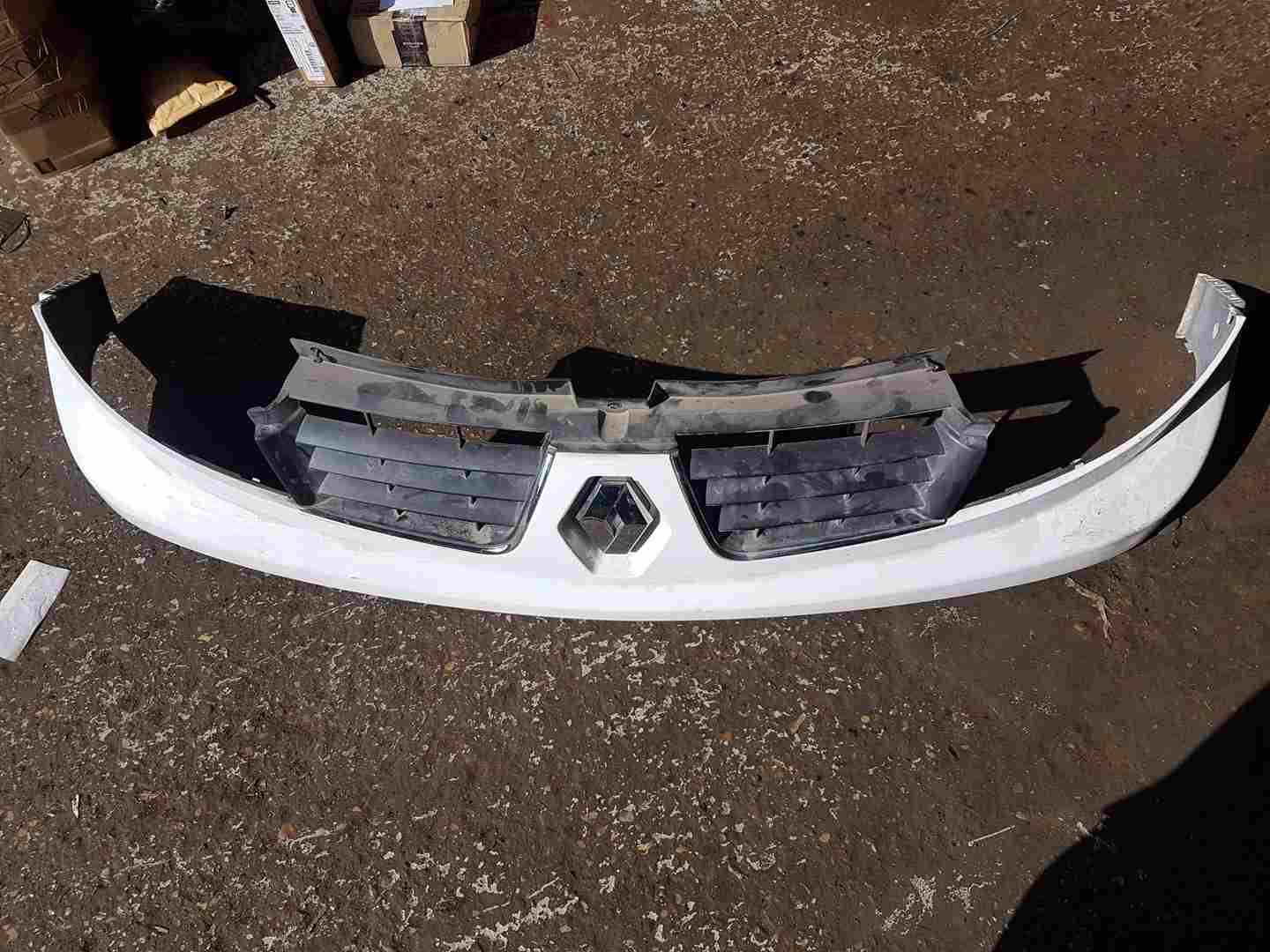 Renault Trafic 2006-2014 Front Bumper Grill White