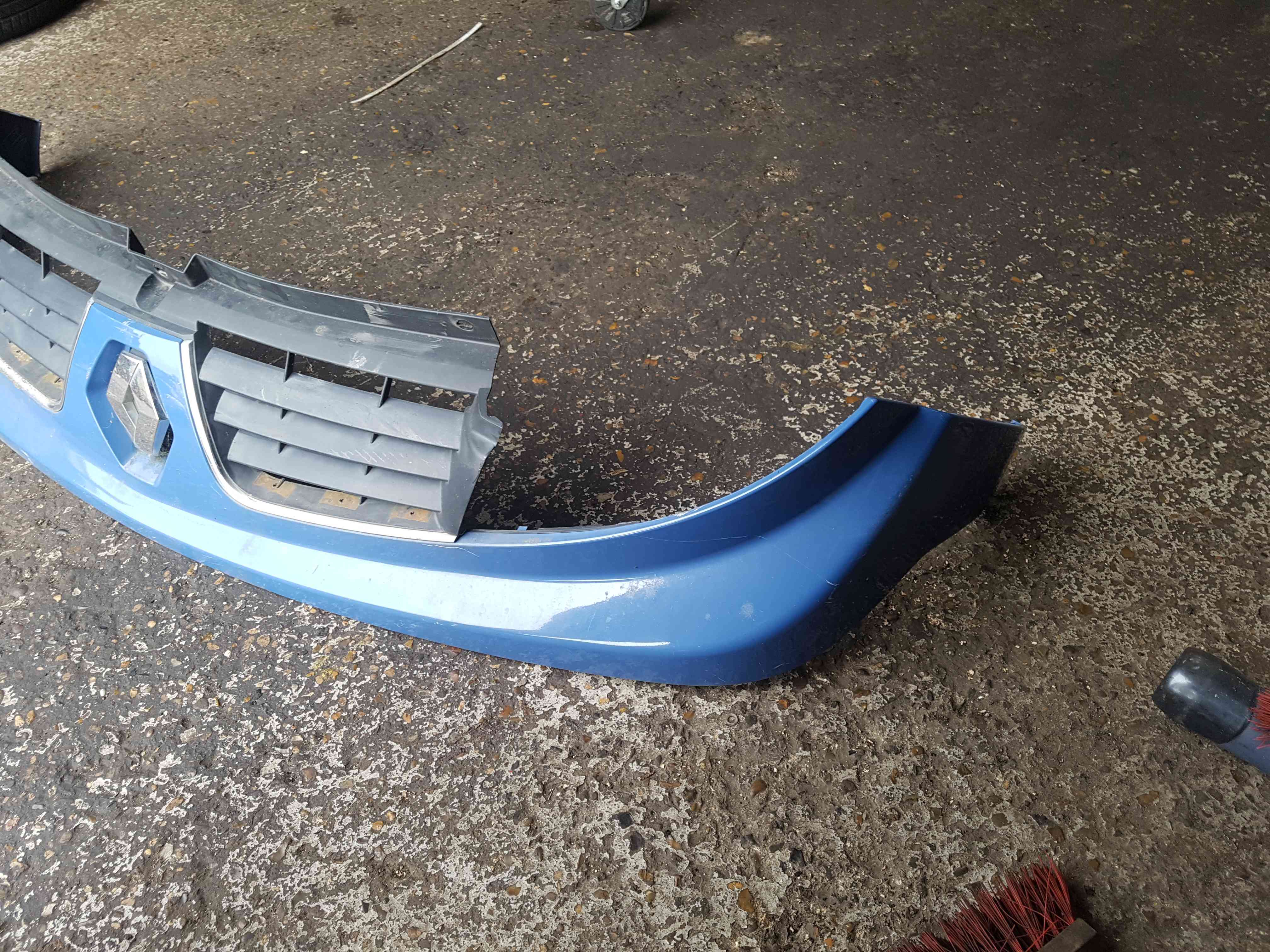 Thumb 3 Renault Trafic 2006-2014 Front Grill Blue 