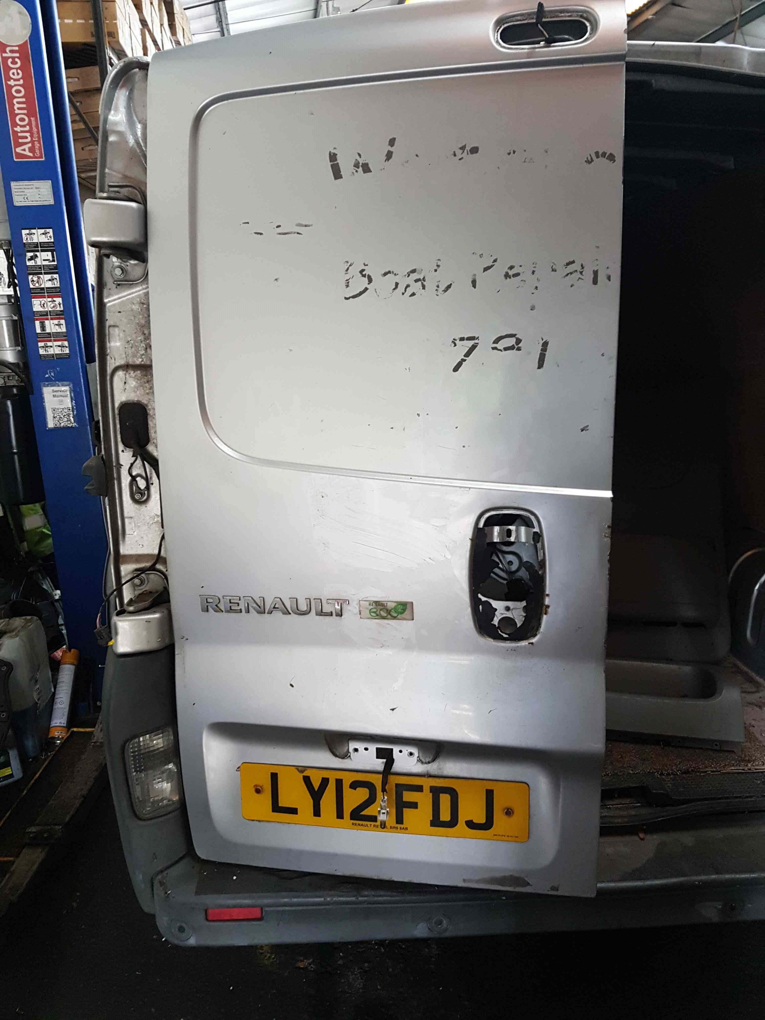 Thumb 3 Renault Trafic 2006-2014 Passenger NSR Rear Barn Door Silver Cmg64