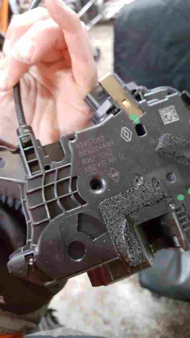 Thumb 7 Renault Trafic 2014-2018 Drivers OSF Front Door Lock Mechanism 805021444R