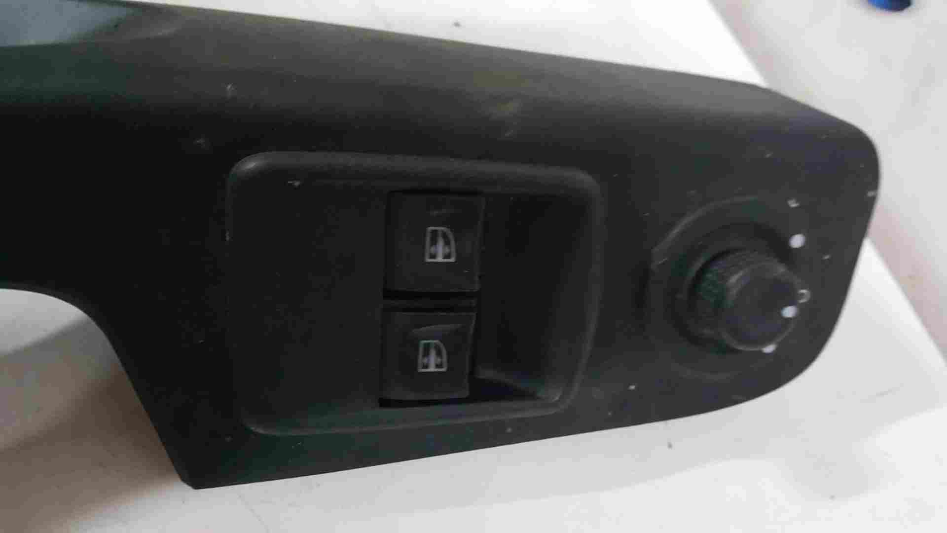 Thumb 4 Renault Trafic 2014-2018 Drivers OSF Front Window Switch Panel