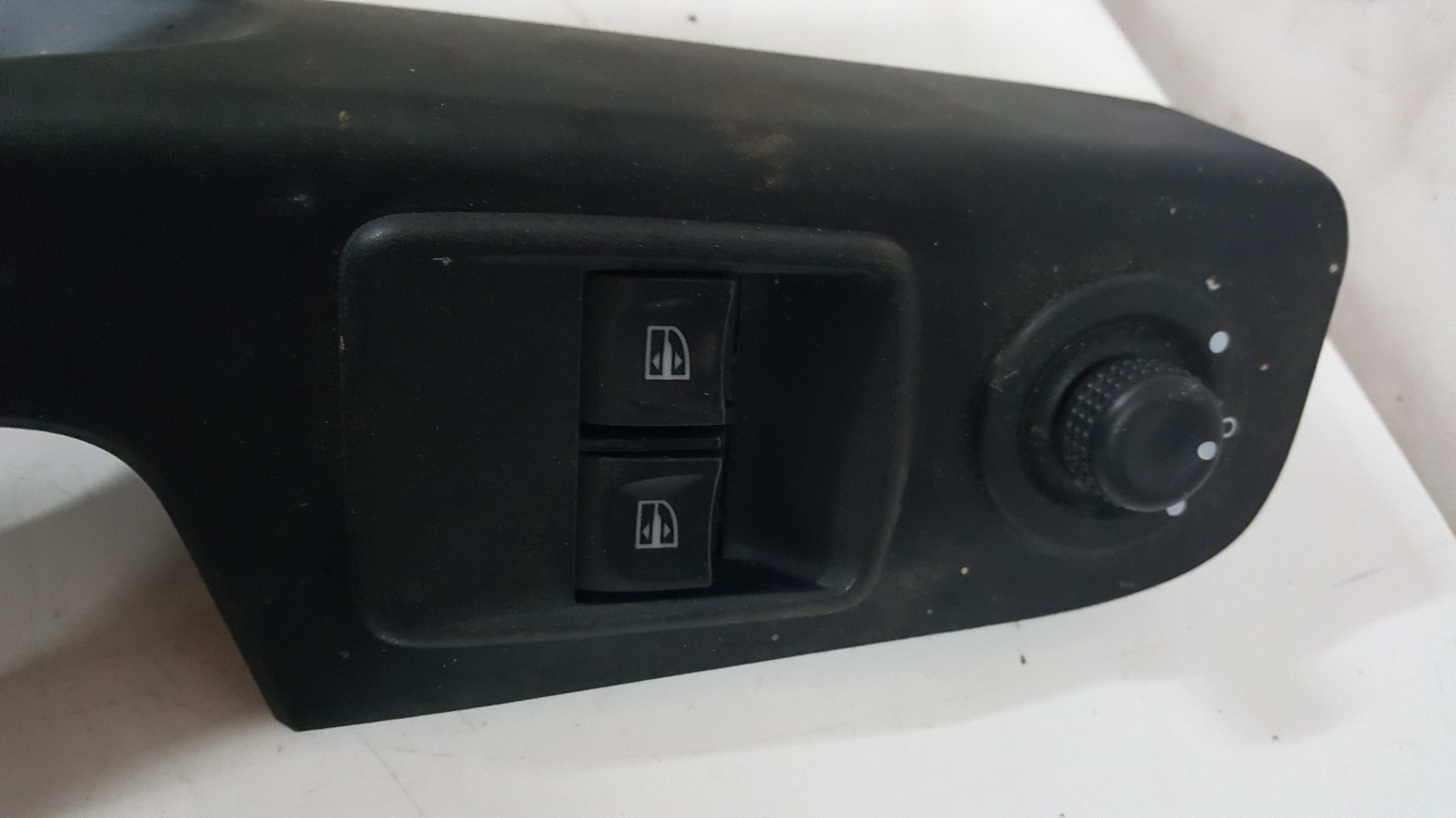 Renault Trafic 2014-2018 Drivers OSF Front Window Switch Panel
