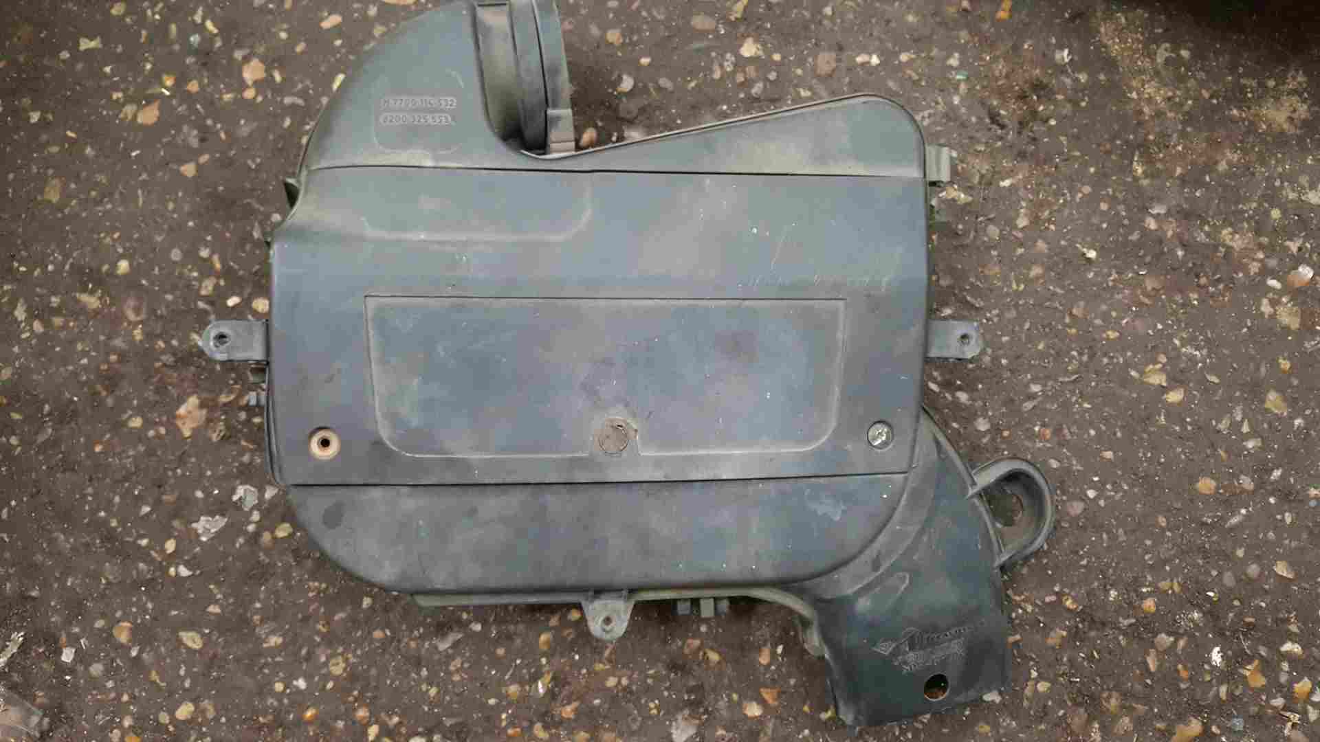 Thumb 6 Renault Trafic MK2 2001-2006 1.9 DCI Airbox Filter Housing 8200325553 7700114532