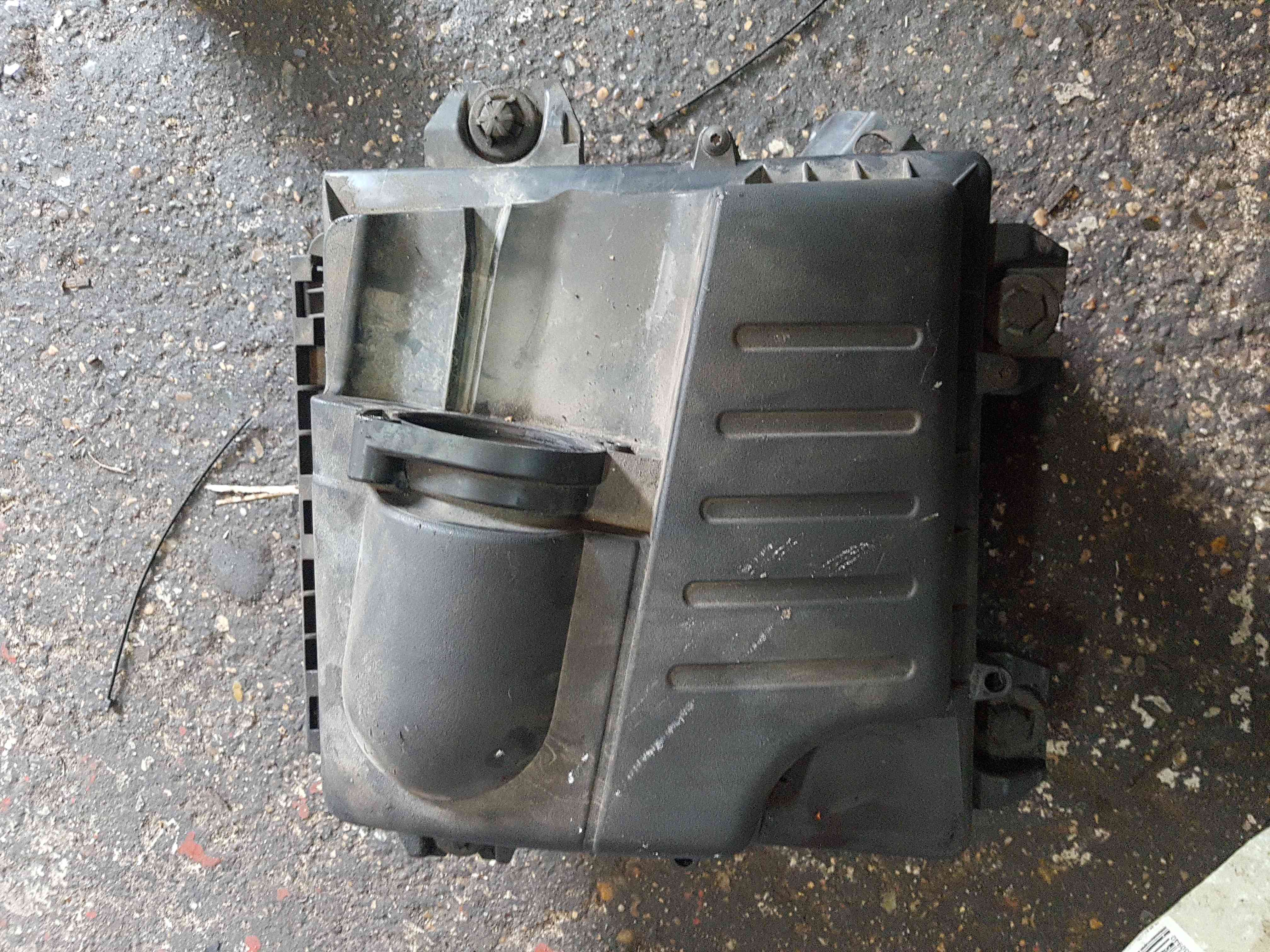 Renault Trafic MK2 2001-2006 2.0 DCI Airbox Filter Housing 8200467321