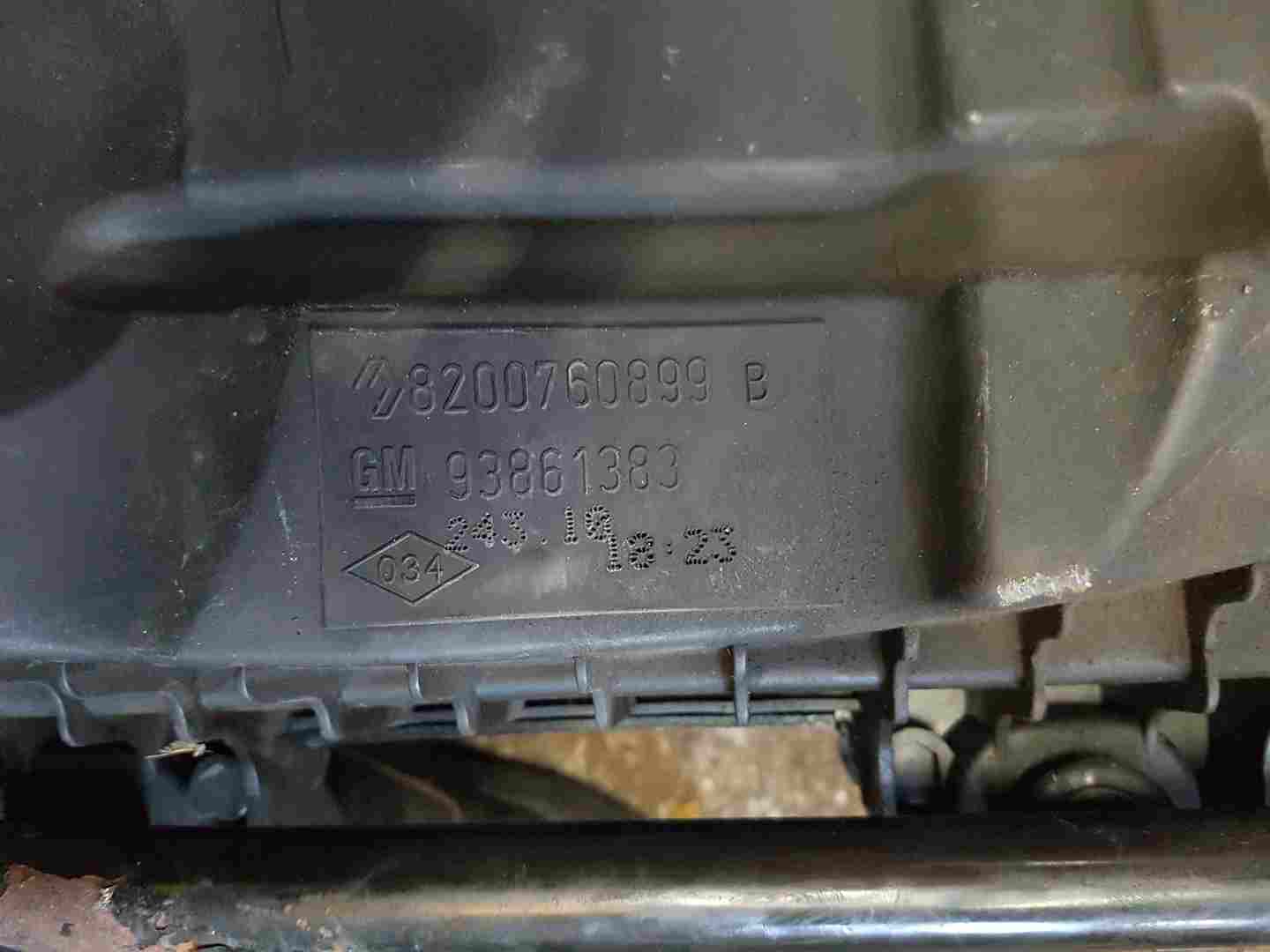 Thumb 4 Renault Trafic MK2 2001-2006 2.0 DCI Airbox Filter Housing 8200760899