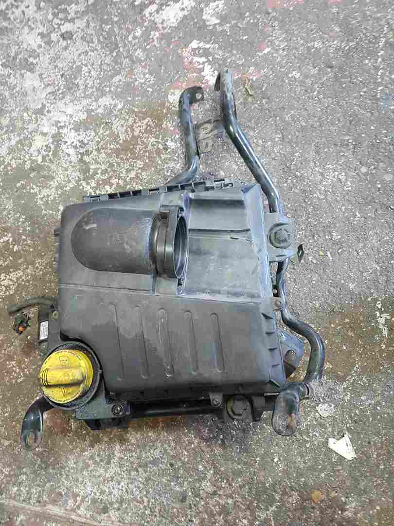 Renault Trafic MK2 2001-2006 2.0 DCI Airbox Filter Housing 8200760899