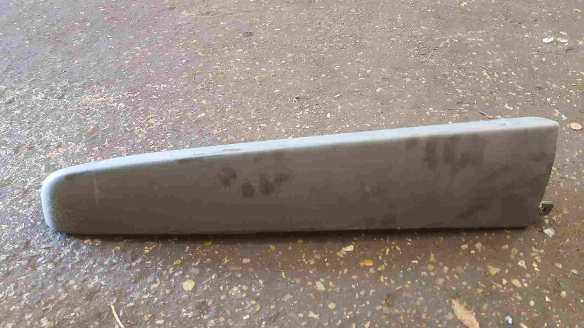 Thumb 5 Renault Trafic MK2 2001-2006 NSR Passenger Rear Corner Lamp Trim 8200176384