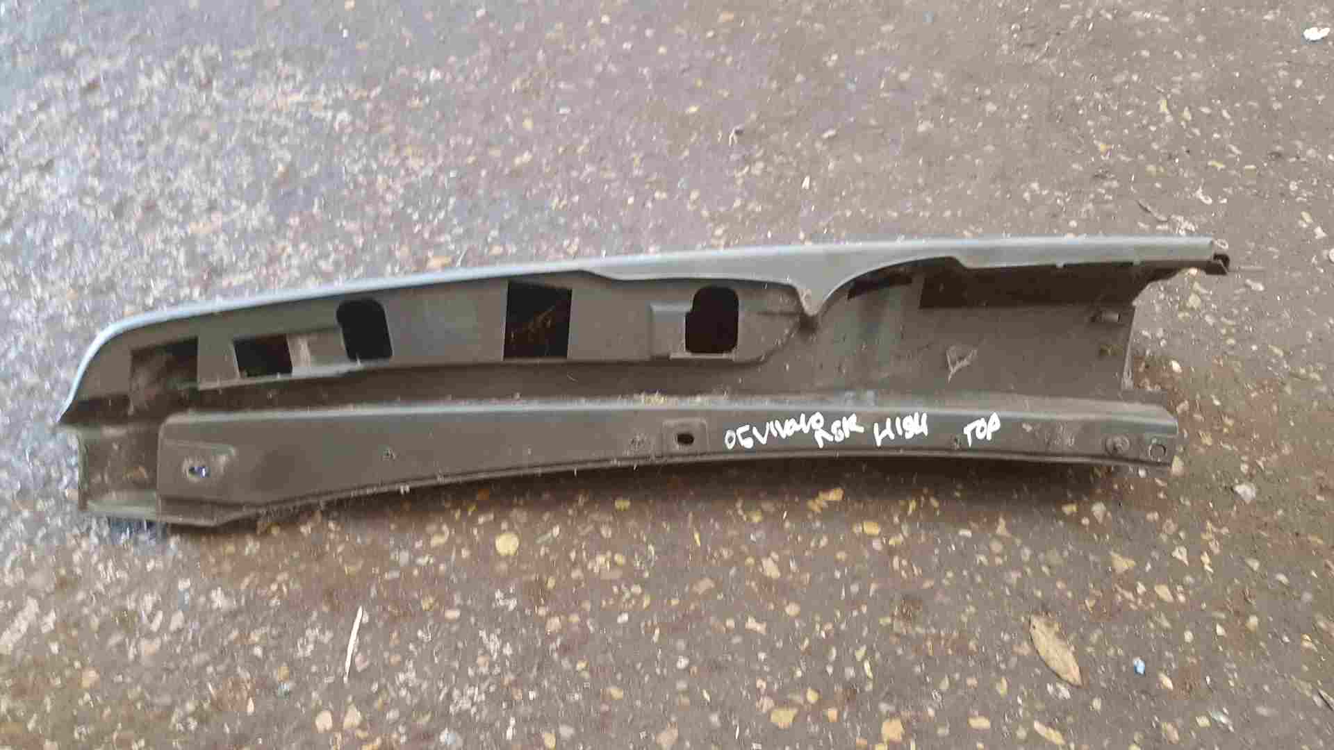 Thumb 6 Renault Trafic MK2 2001-2006 NSR Passenger Rear Corner Lamp Trim 8200176384