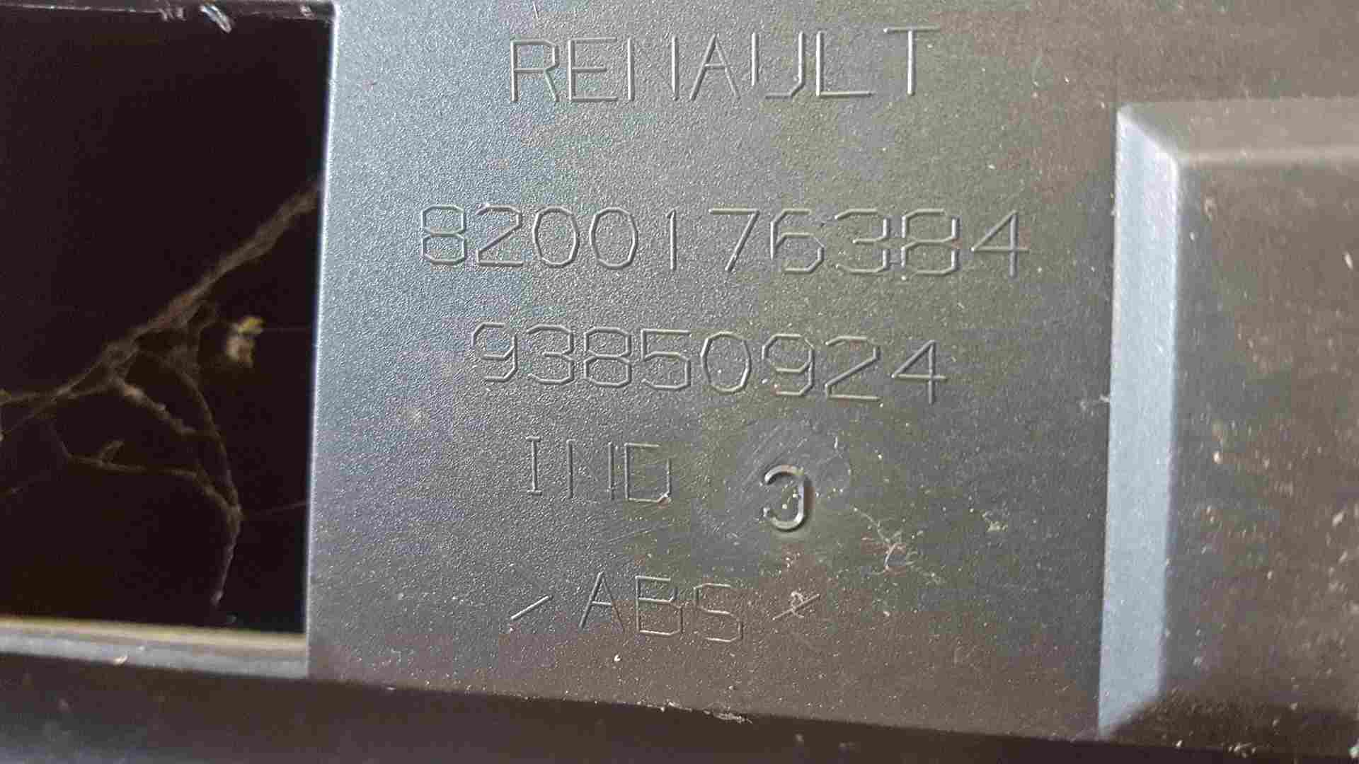 Thumb 7 Renault Trafic MK2 2001-2006 NSR Passenger Rear Corner Lamp Trim 8200176384
