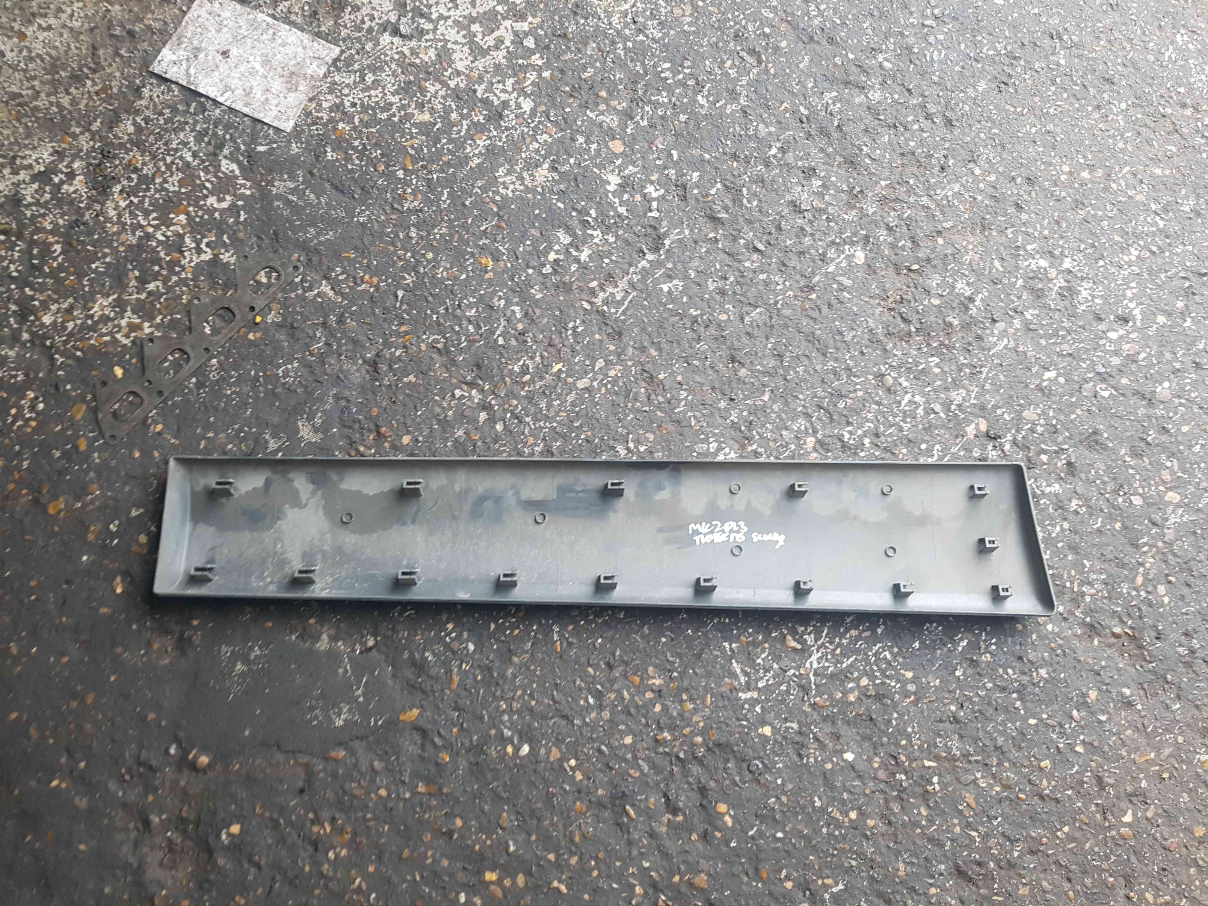 Thumb 4 Renault Trafic MK2 2001-2006 Ns  Passenger  side Trim 8200036081