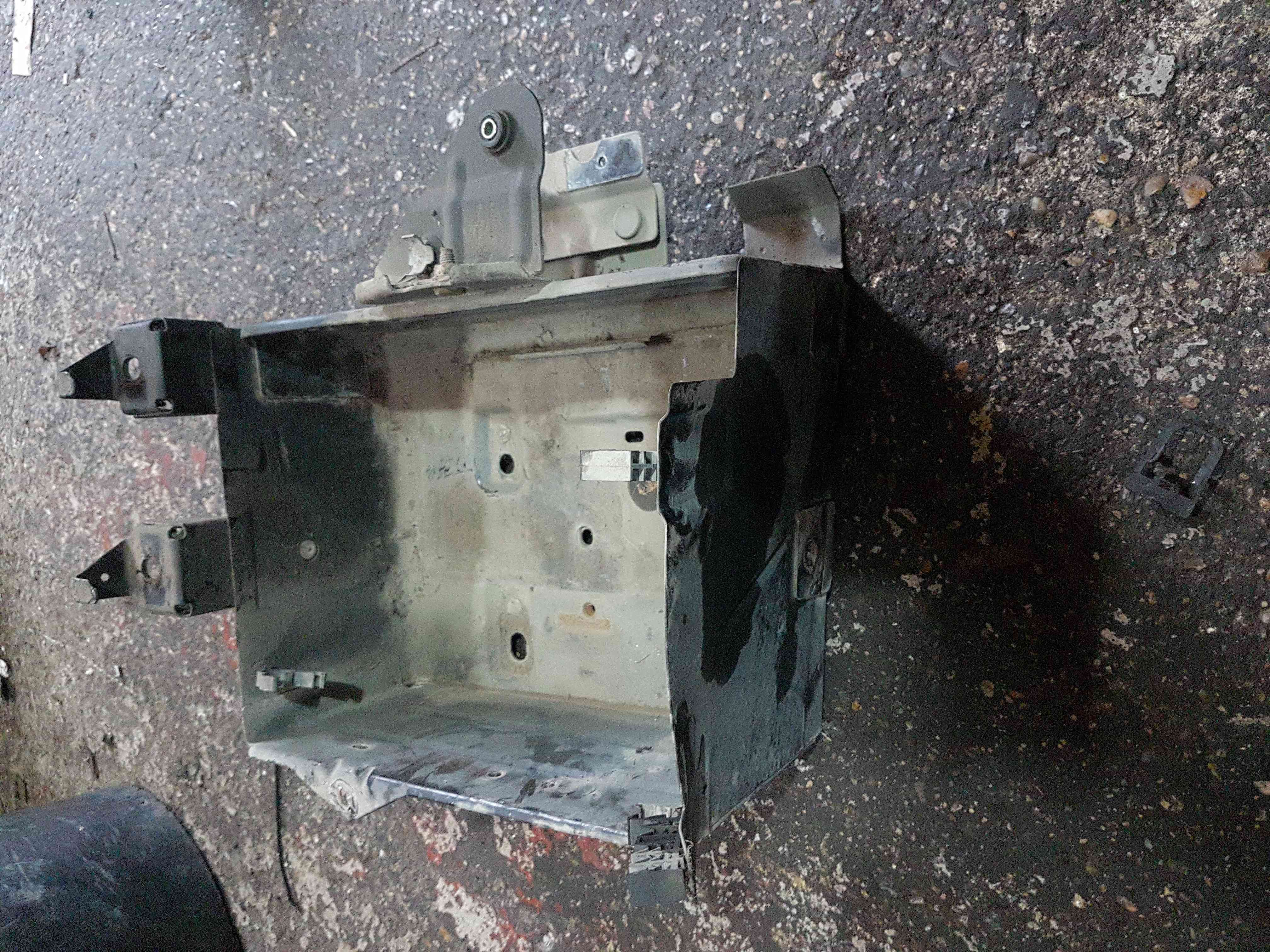 Thumb 2 Renault Trafic MK2 2001-2014 Battery Tray BOX 