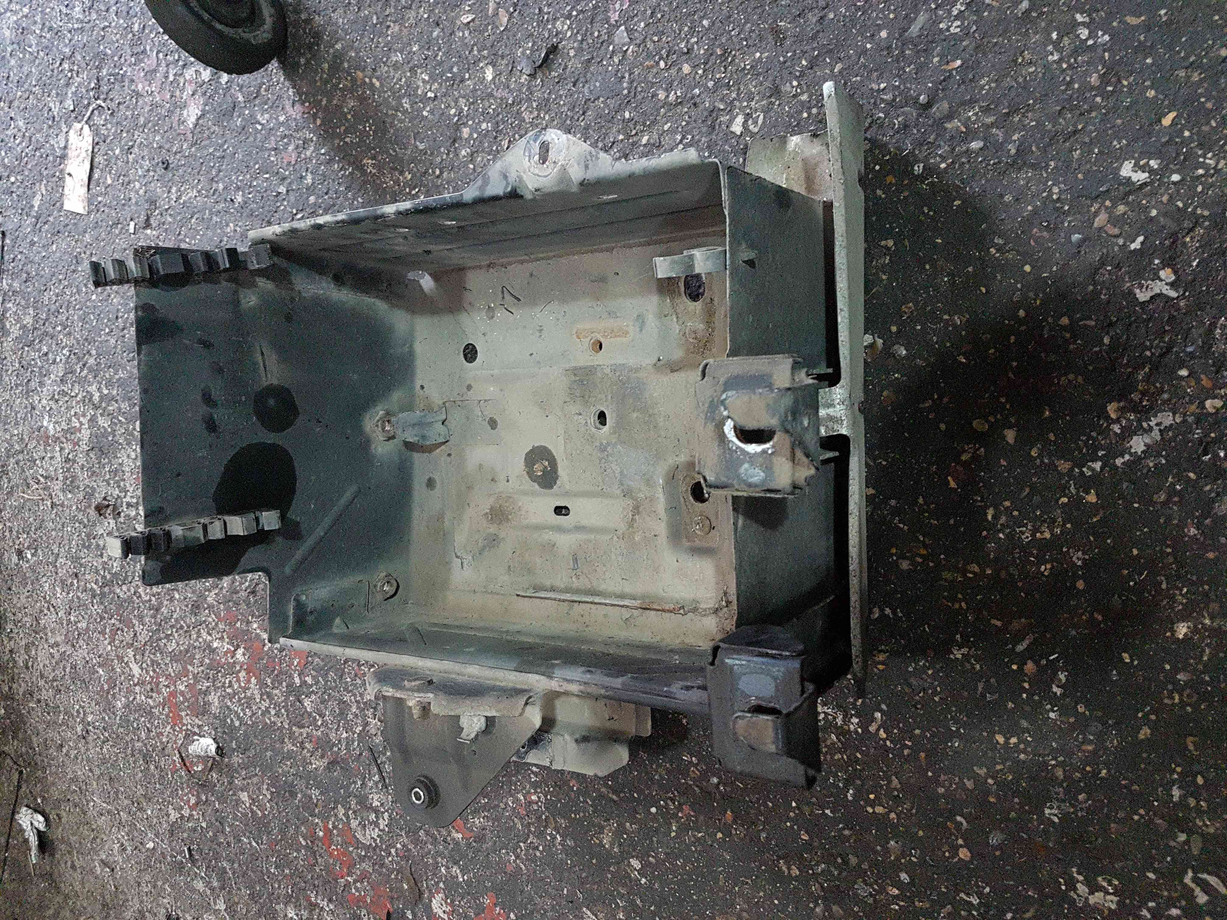 Thumb 4 Renault Trafic MK2 2001-2014 Battery Tray BOX 