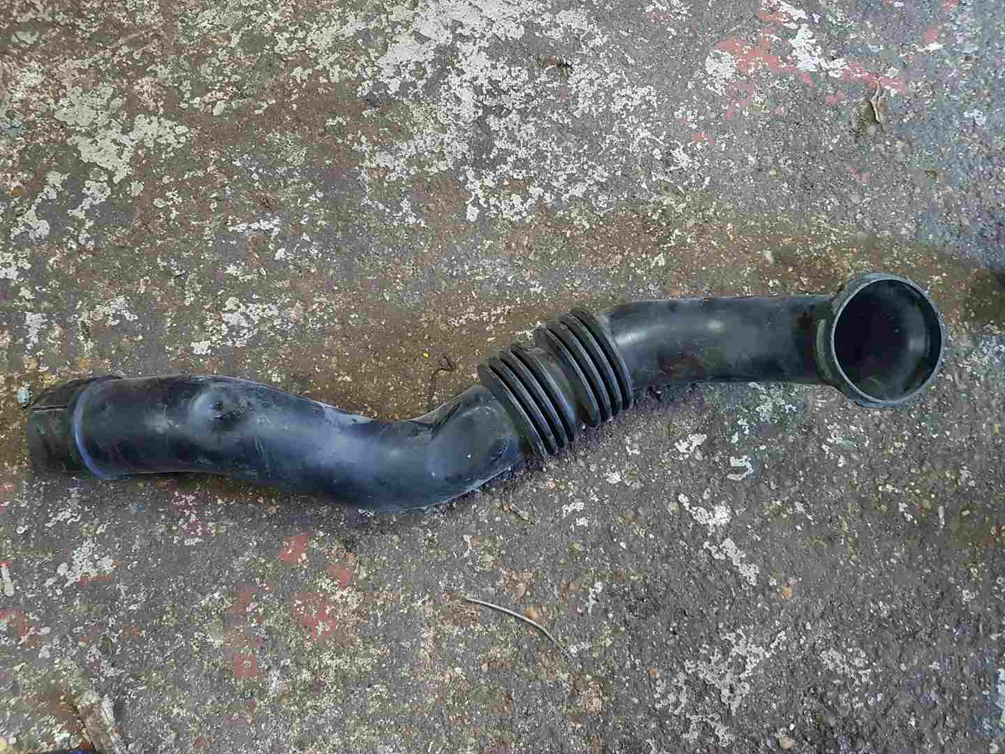 Thumb 3 Renault Trafic MK2 2006-2014 2.0 AIR Intake Pipe 8200865653 m9r786