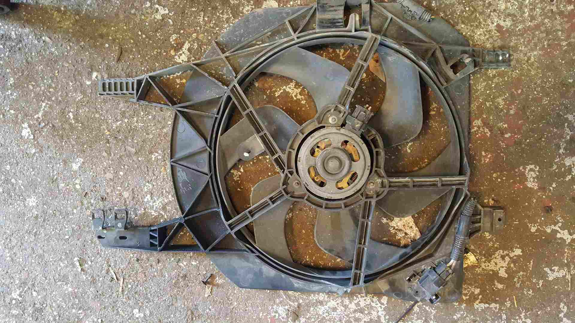 Thumb 5 Renault Trafic MK2 2006-2014 2.0 DCI Cooling FAN Radiator 8200662039