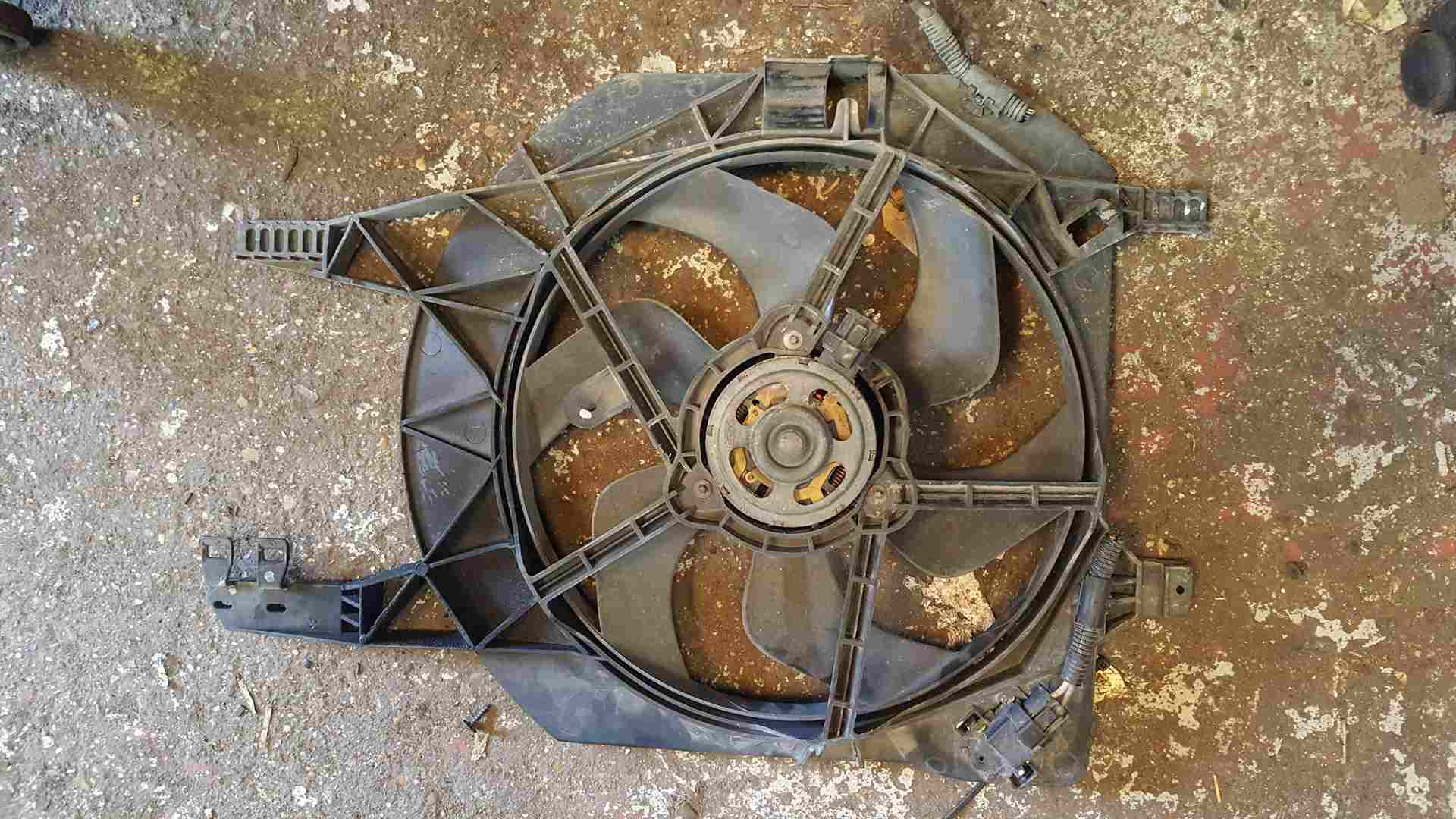 Thumb 6 Renault Trafic MK2 2006-2014 2.0 DCI Cooling FAN Radiator 8200662039