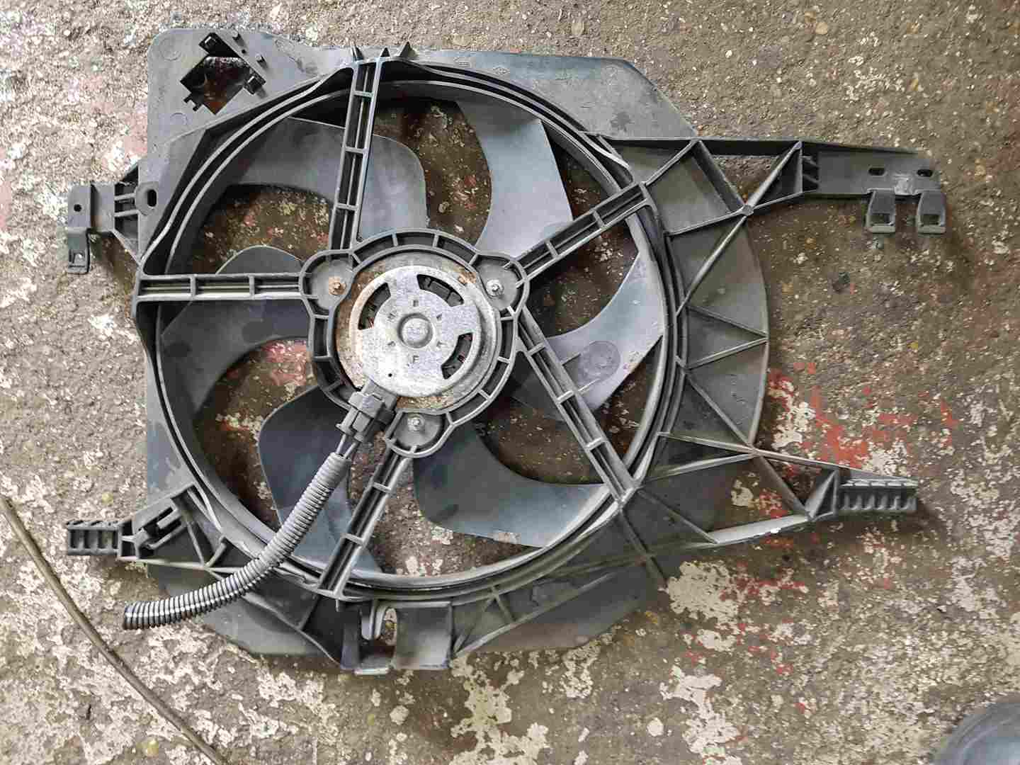 Thumb 5 Renault Trafic MK2 2006-2014 2.0 DCI Cooling FAN Radiator 8200151874