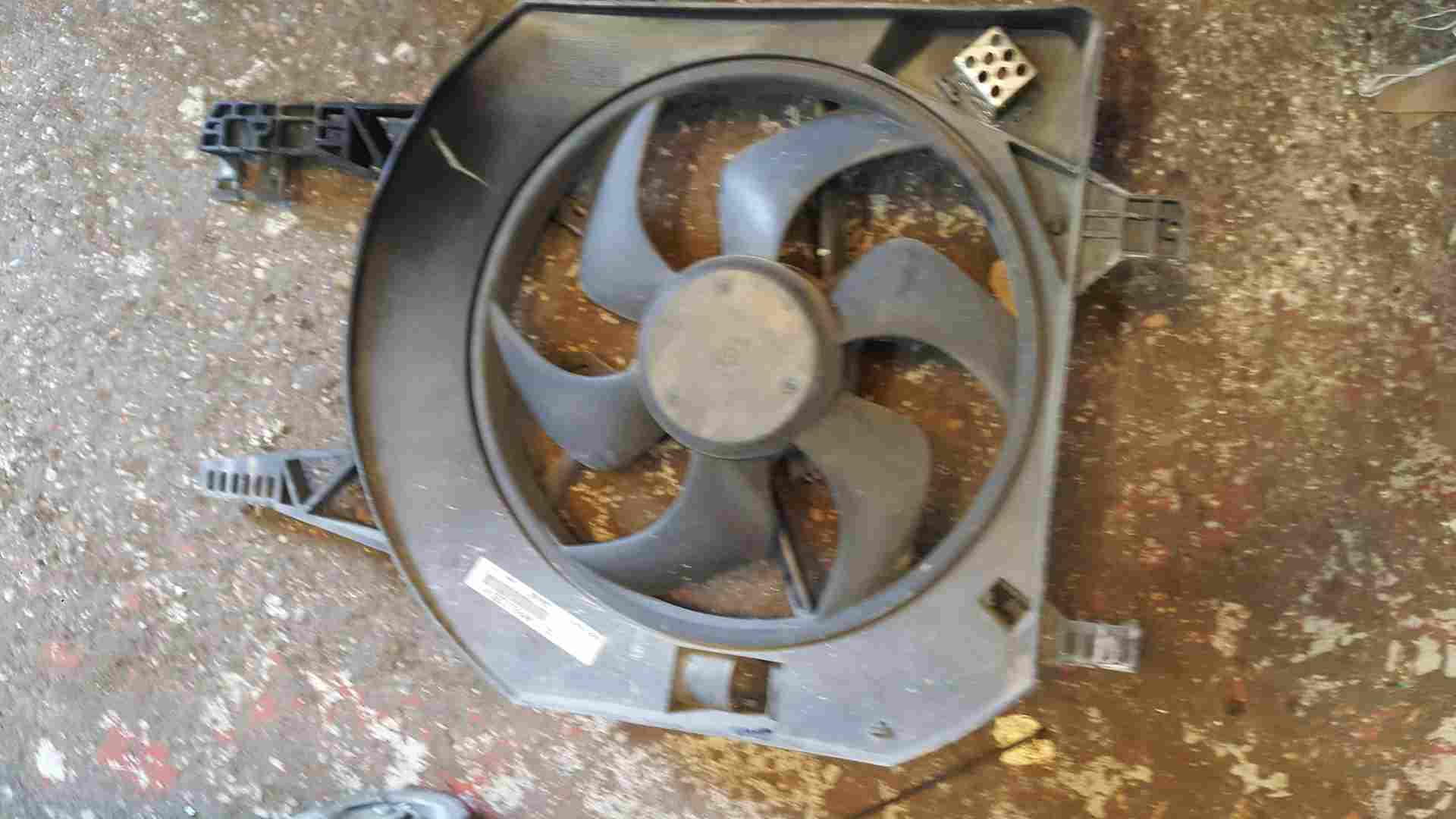 Renault Trafic MK2 2006-2014 2.0 DCI Cooling FAN Radiator 8200662039