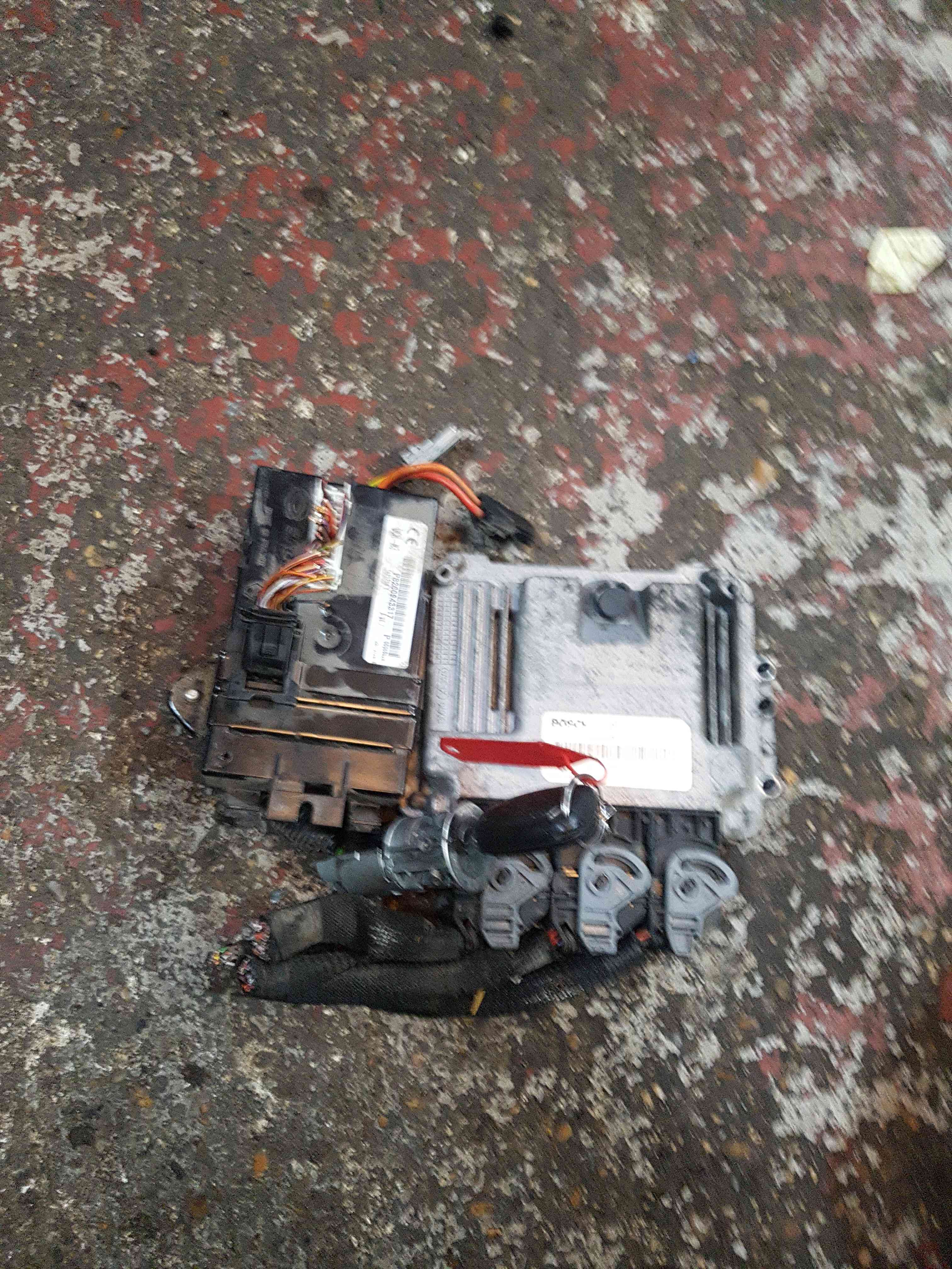 Thumb 6 Renault Trafic MK2 2006-2014 2.0 DCI Ecu SET Uch BCM + KEY 8200935115