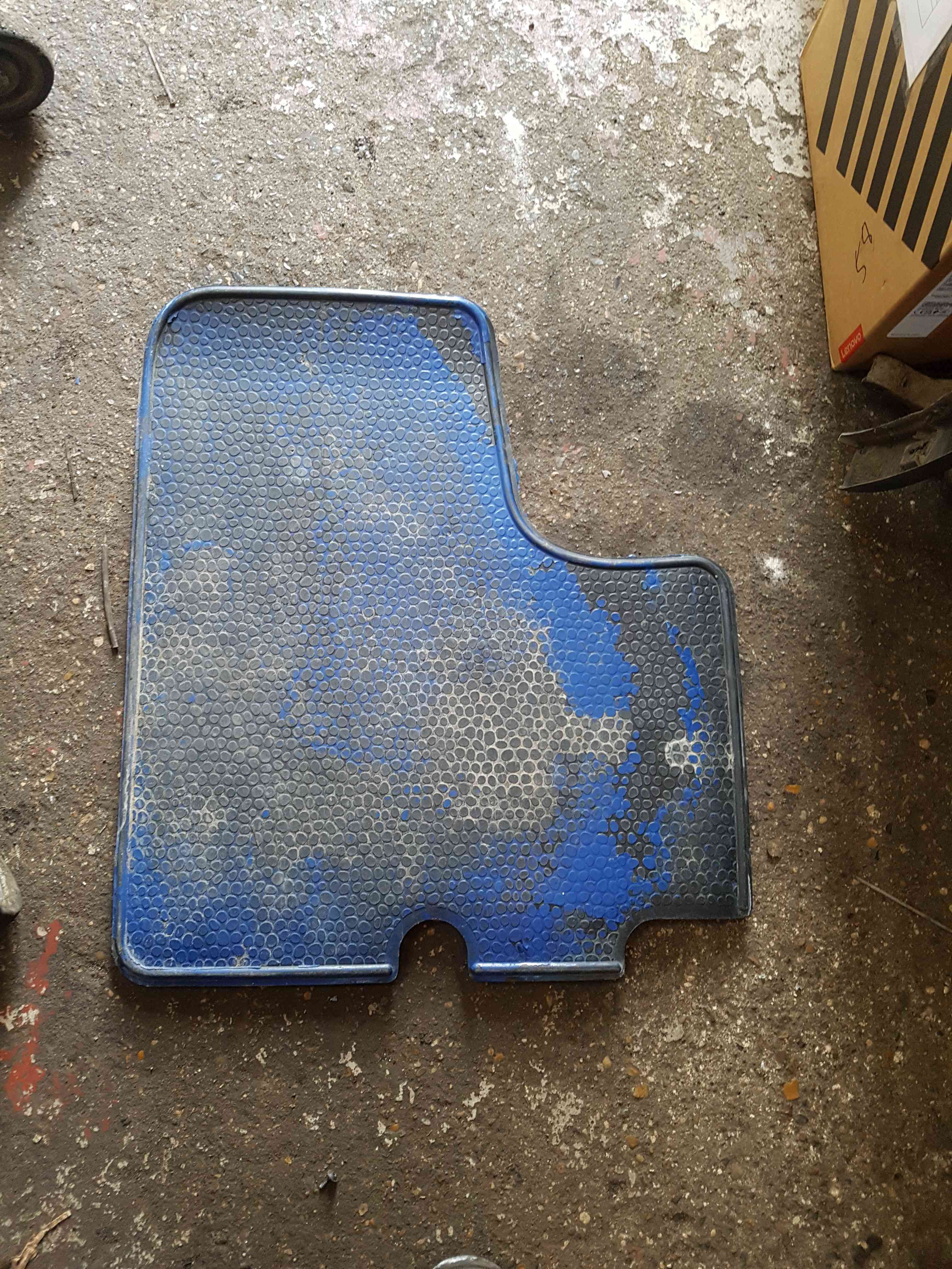 Thumb 8 Renault Trafic MK2 2006-2014 Battery Cover LID Rubber MAT 8200611183