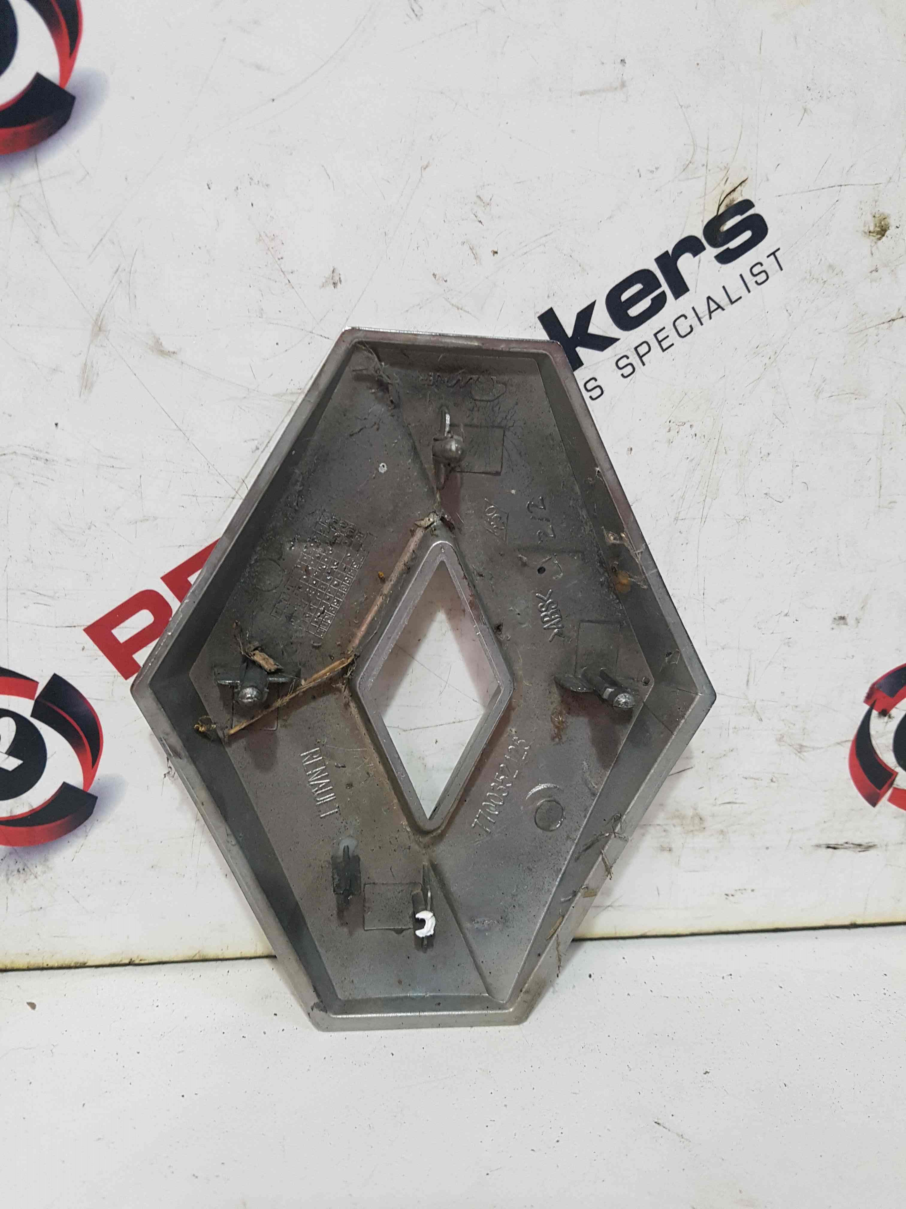 Thumb 3 Renault Trafic MK2 2006-2014 Front Bumper Diamond Badge Emblem  7700352126