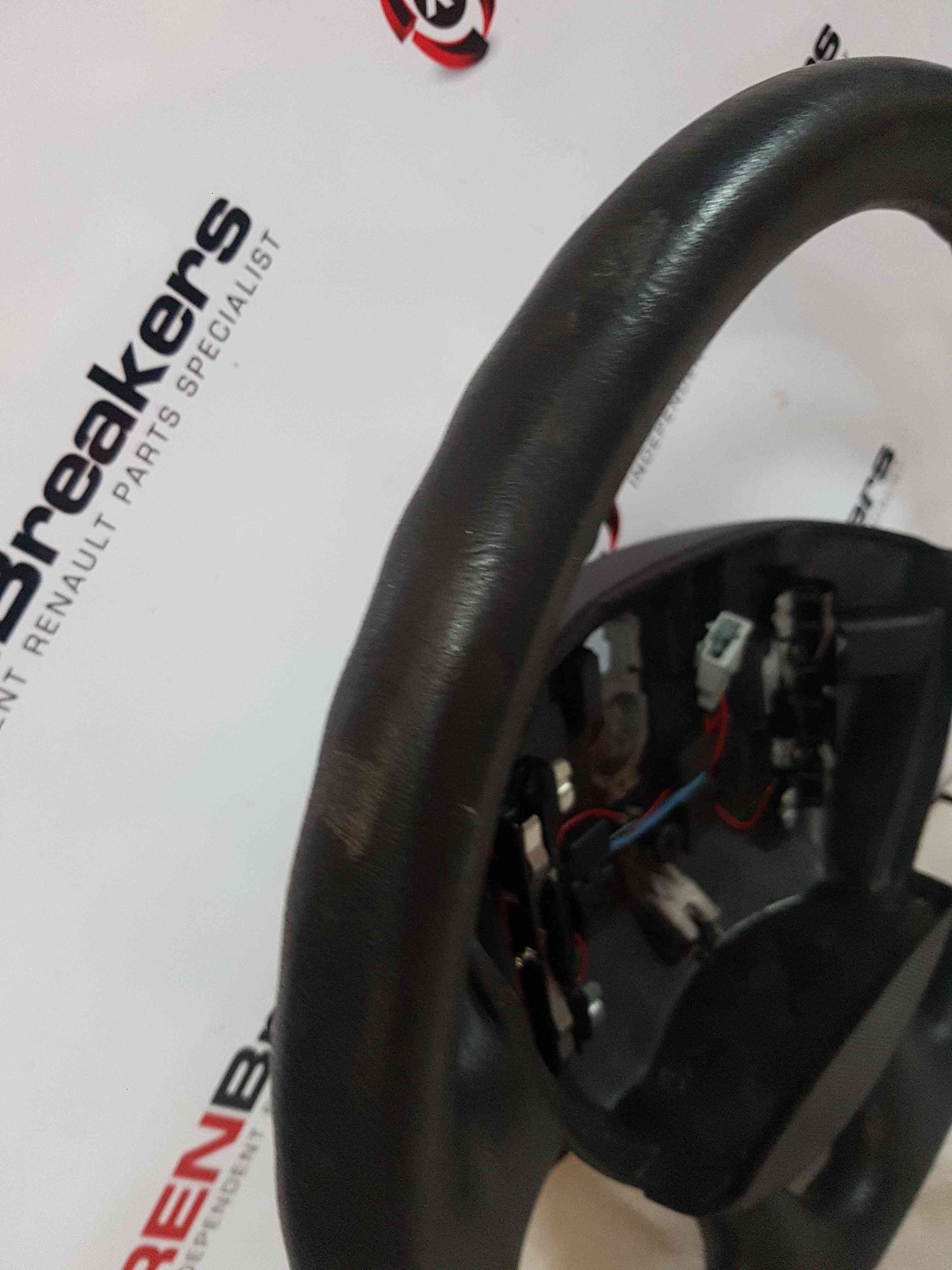 Thumb 9 Renault Trafic MK2 2006-2014 Steering Wheel  8200201344