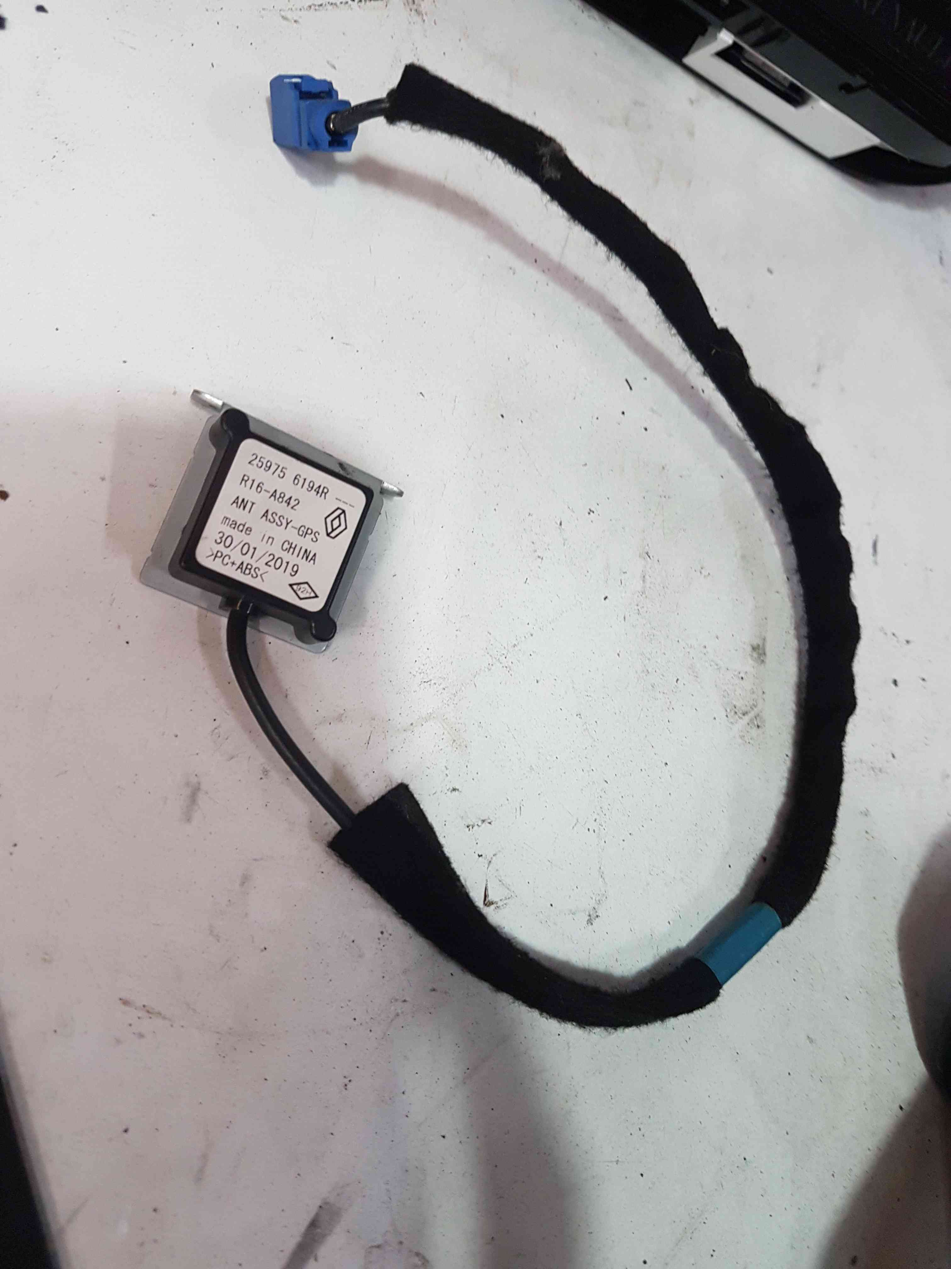Thumb 5 Renault Trafic MK3 2006-2014 GPS Radio Aerial SAT Nav Antenna 259756194R